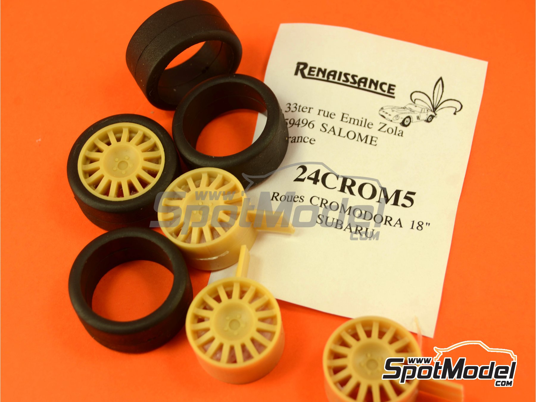 Image 4: Llanta cromodora de 5 tuercas y 18 pulgadas con neumáticos lisos | Set de llantas y neumáticos en escala 1/24 fabricado por Renaissance Models (ref. 24CROM5)