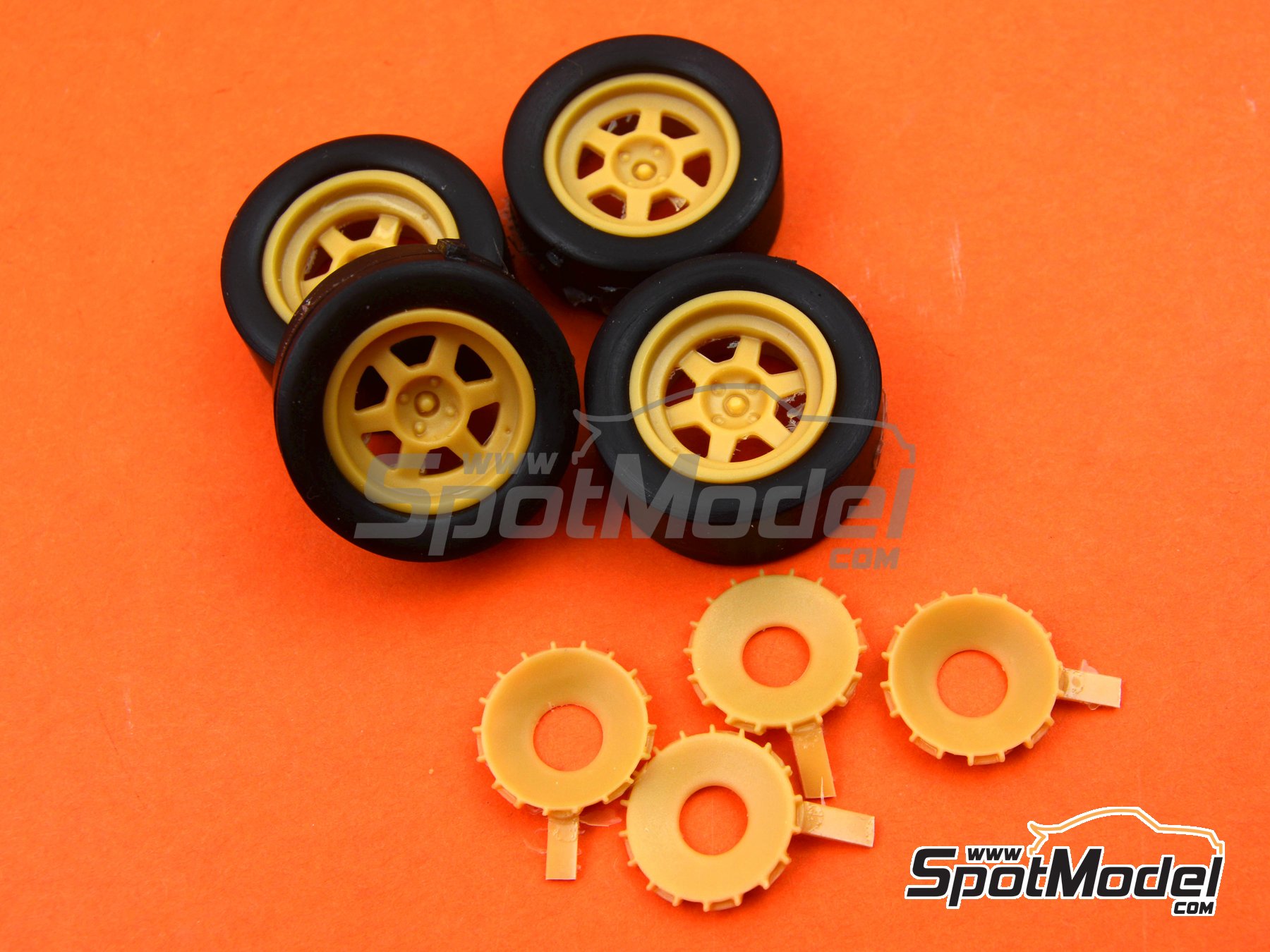 Image 5: Dymag 16 inches with venturis and slicks | Tarmac conversion set in 1/24 scale manufactured by Renaissance Models (ref.&nbsp;24DYM16)