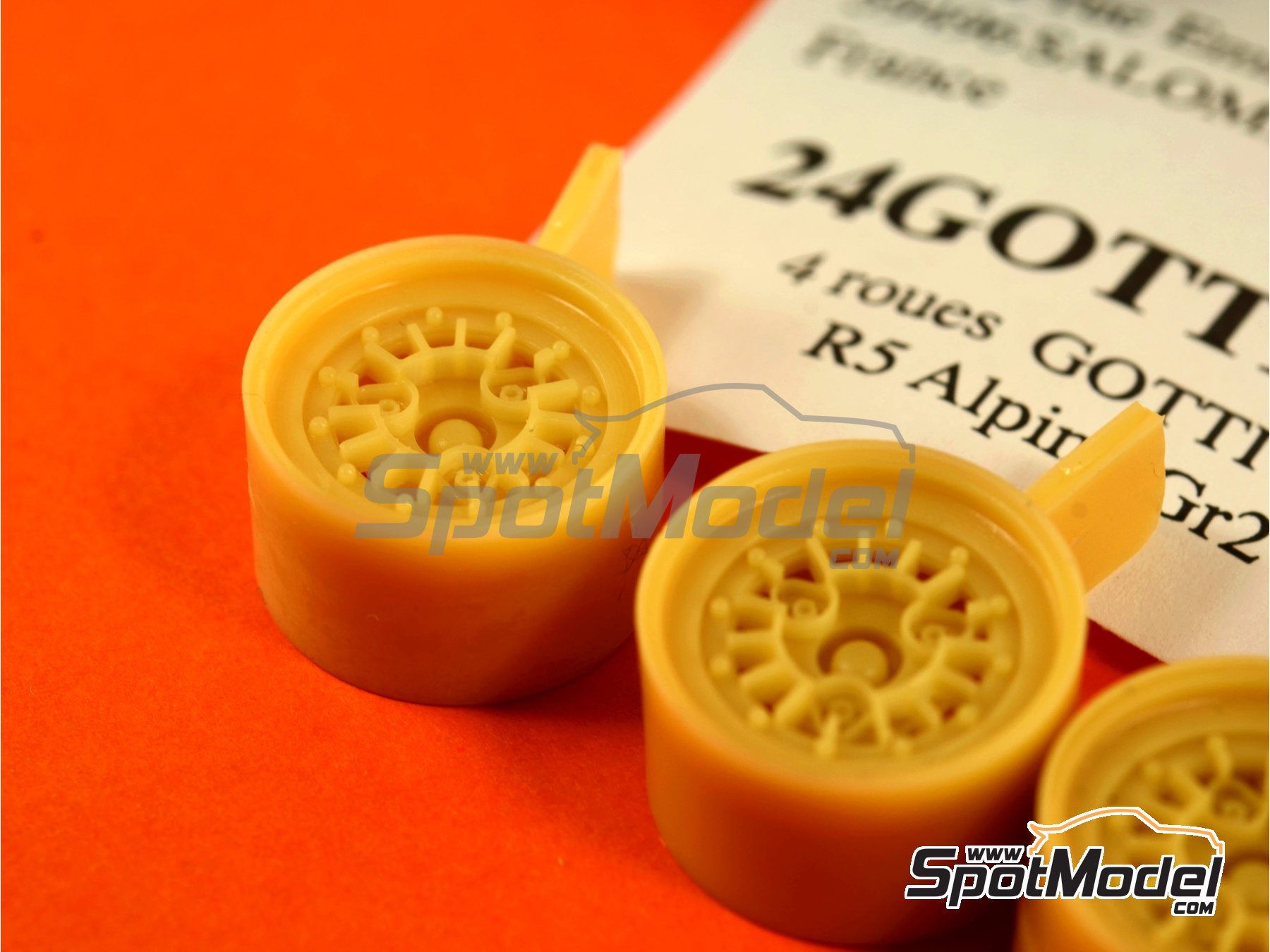 Image 1: Gotti R17 13 pulgadas | Set de llantas y neumáticos en escala 1/24 fabricado por Renaissance Models (ref. 24GOTTIR17)