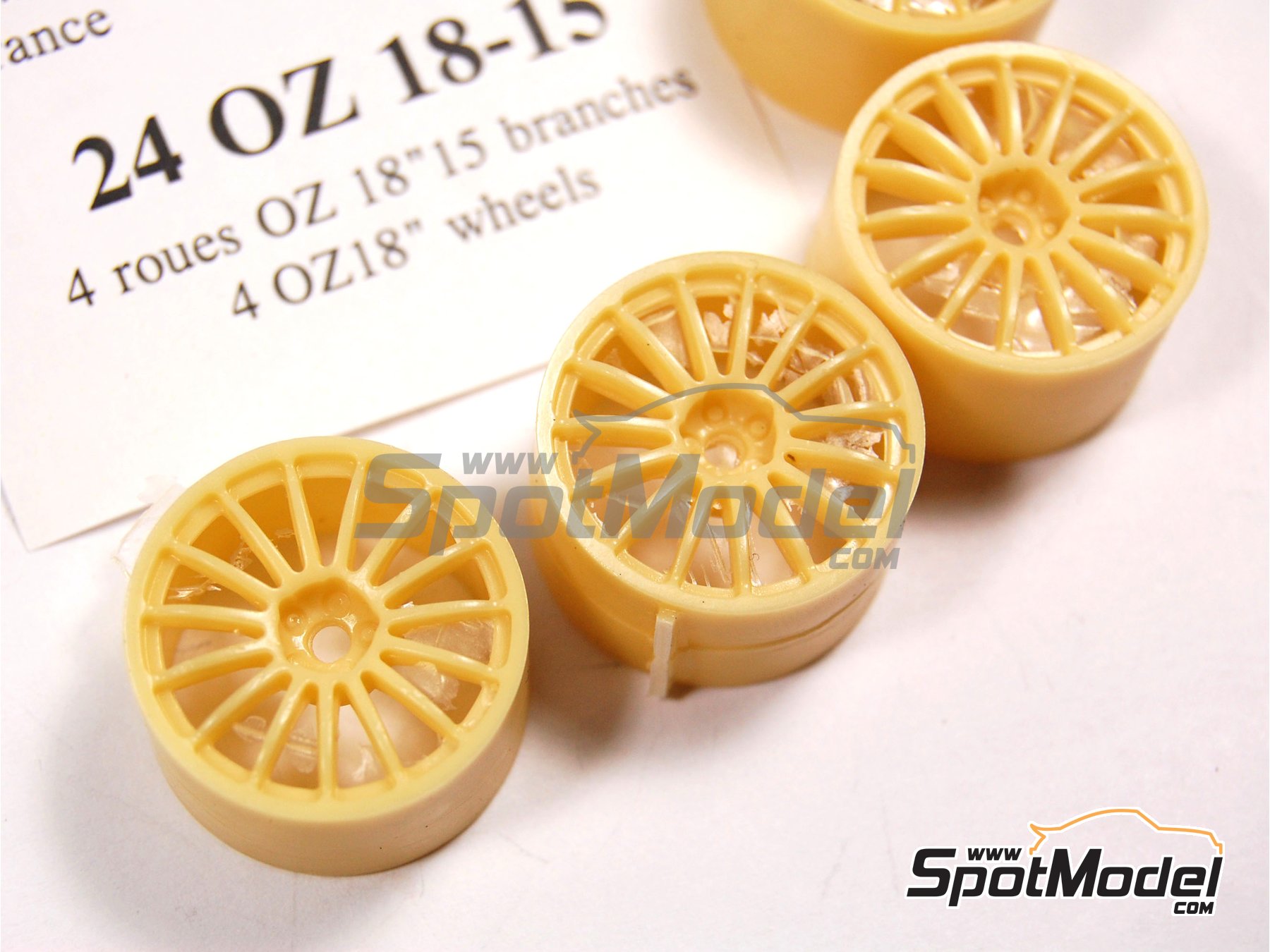 Image 7: Llantas OZ 18 pulgadas 15 radios con neumaticos de rally | Set de llantas y neum&aacute;ticos en escala&nbsp;1/24 fabricado por Renaissance Models (ref.&nbsp;24OZ18-15)