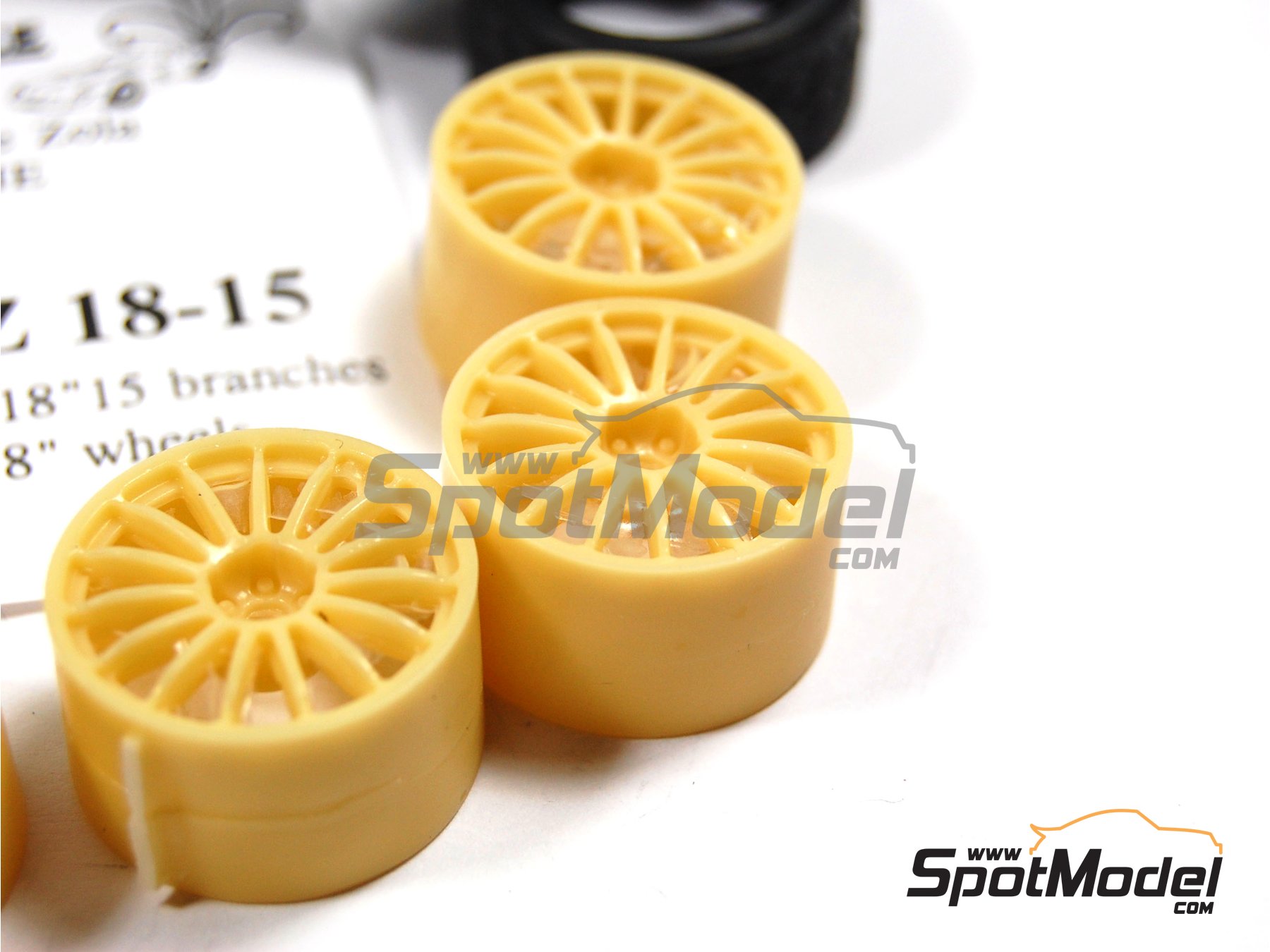 Image 10: Llantas OZ 18 pulgadas 15 radios con neumaticos de rally | Set de llantas y neum&aacute;ticos en escala&nbsp;1/24 fabricado por Renaissance Models (ref.&nbsp;24OZ18-15)