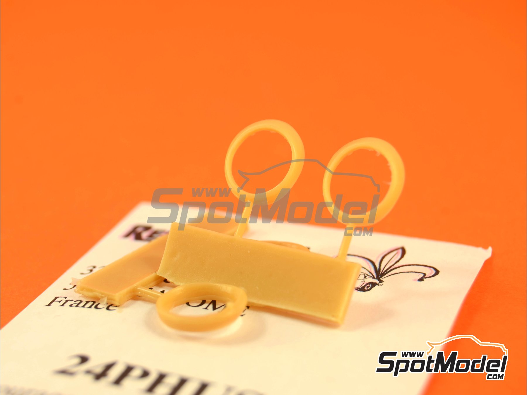 Image 1: Porsche 934 headlight US version | Detail in 1/24 scale manufactured by Renaissance Models (ref.&nbsp;24PHUS)