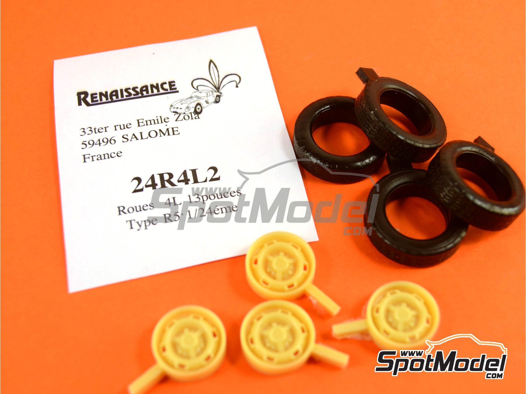 Image 1: Renault 4L | Set de llantas y neum&aacute;ticos en escala&nbsp;1/24 fabricado por Renaissance Models (ref.&nbsp;24R4L2)