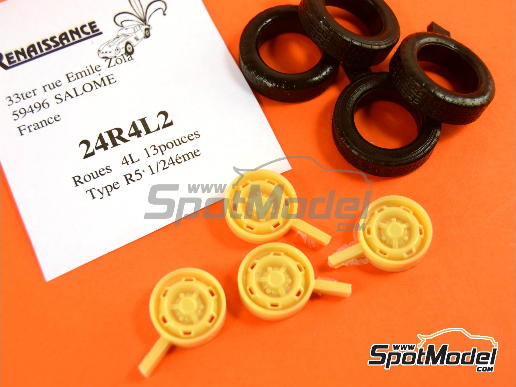 Image 4: Renault 4L | Set de llantas y neum&aacute;ticos en escala&nbsp;1/24 fabricado por Renaissance Models (ref.&nbsp;24R4L2)