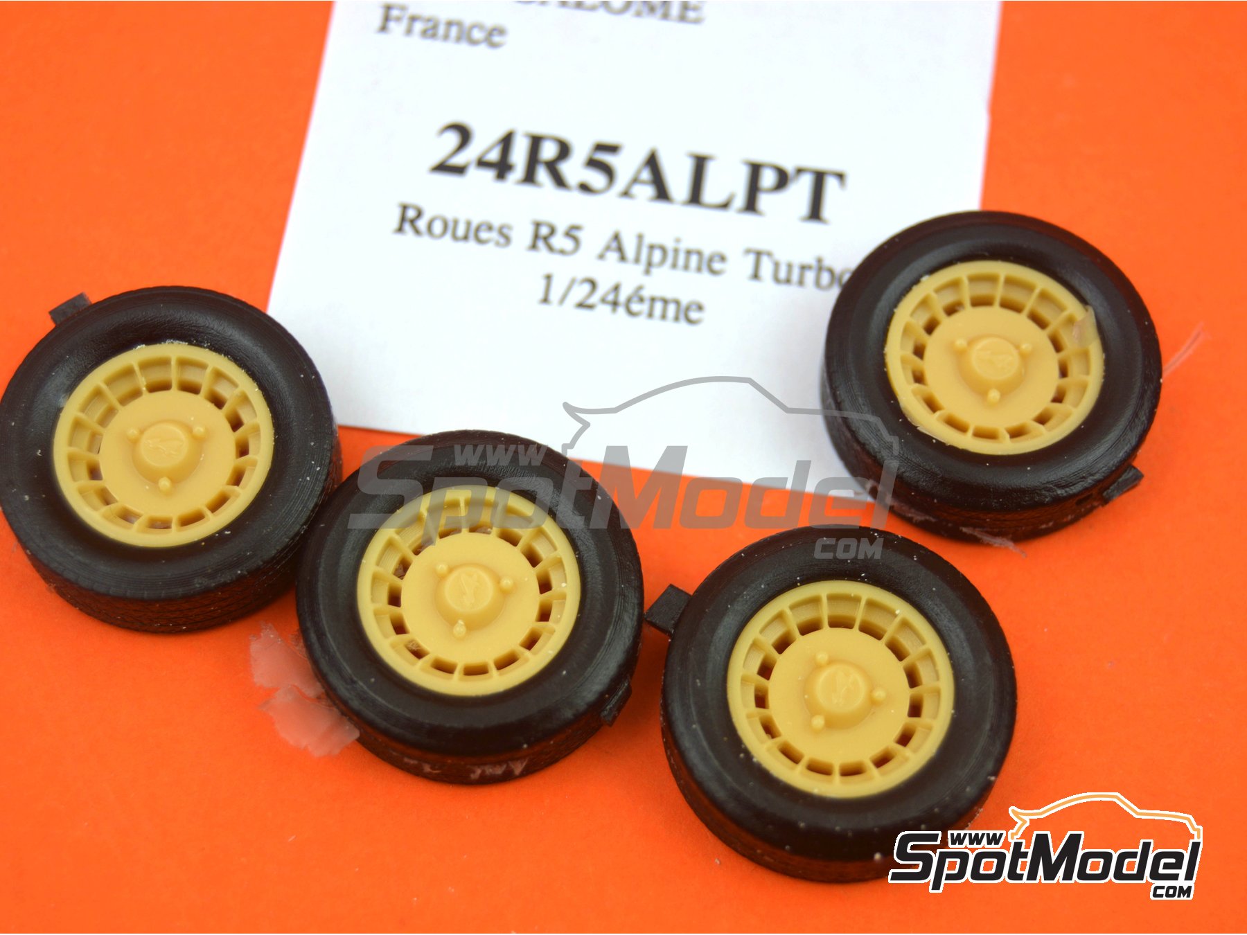 Image 4: Alpine Turbo Design | Set de llantas y neumáticos en escala 1/24 fabricado por Renaissance Models (ref. 24R5ALPT)