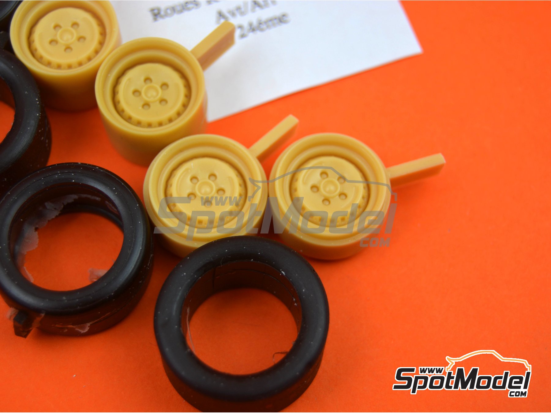 Image 4: Ronal Turbo con neum&aacute;ticos lisos | Set de llantas y neum&aacute;ticos en escala&nbsp;1/24 fabricado por Renaissance Models (ref.&nbsp;24RON3)