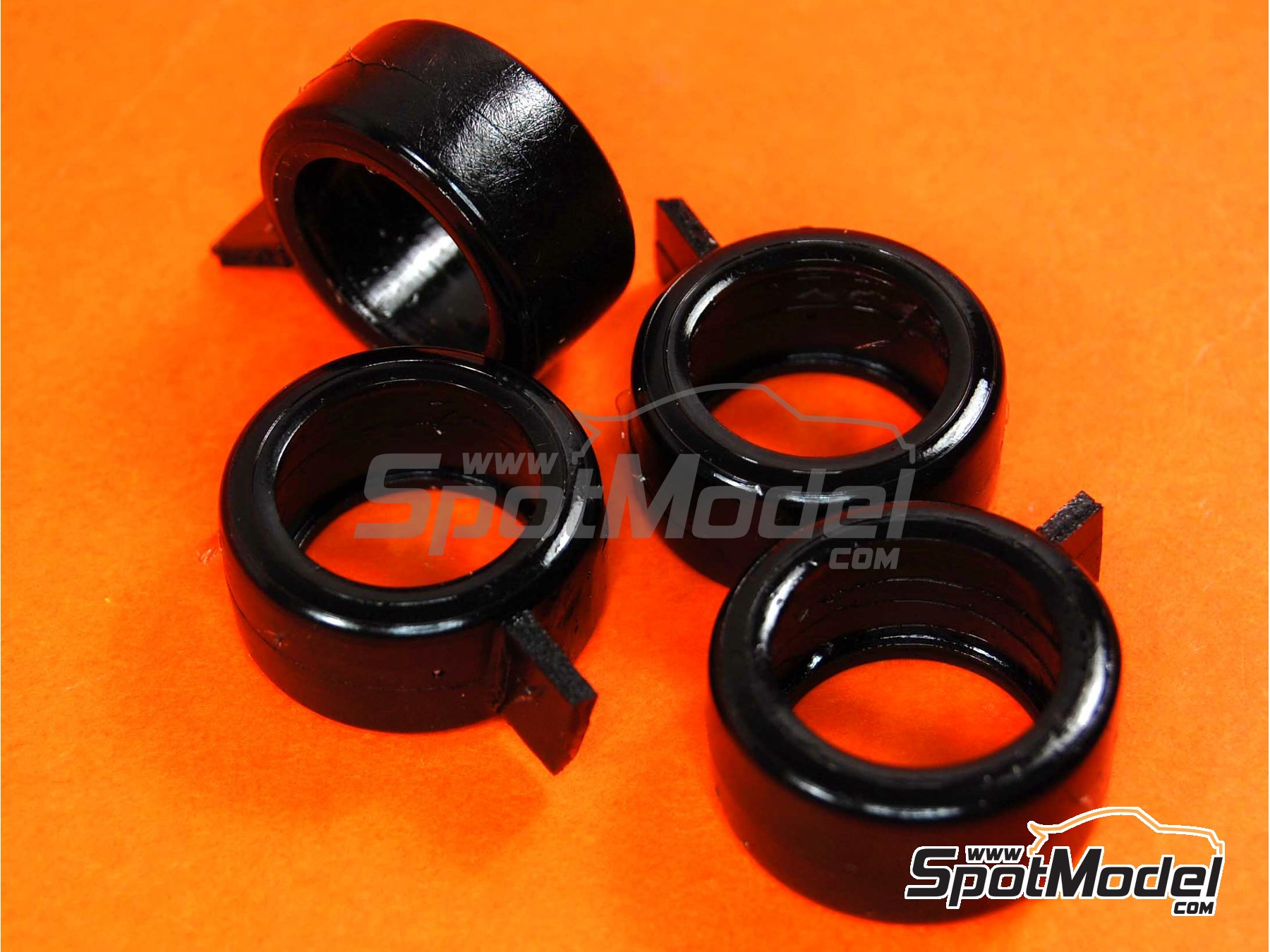 Image 2: Speedline 16 inches 5 spokes | Rims and tyres set in 1/24 scale manufactured by Renaissance Models (ref.&nbsp;24SP17-52)