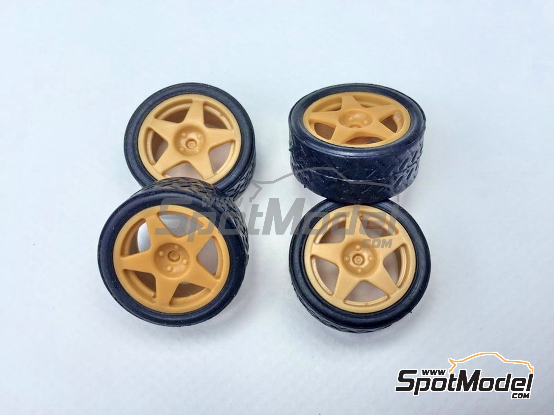 Image 2: Speedline SL2110 17 inches 5 spokes 4 nuts | Rims and tyres set in 1/24 scale manufactured by Renaissance Models (ref.&nbsp;24SP17-5III, also 24SP17-5-3)