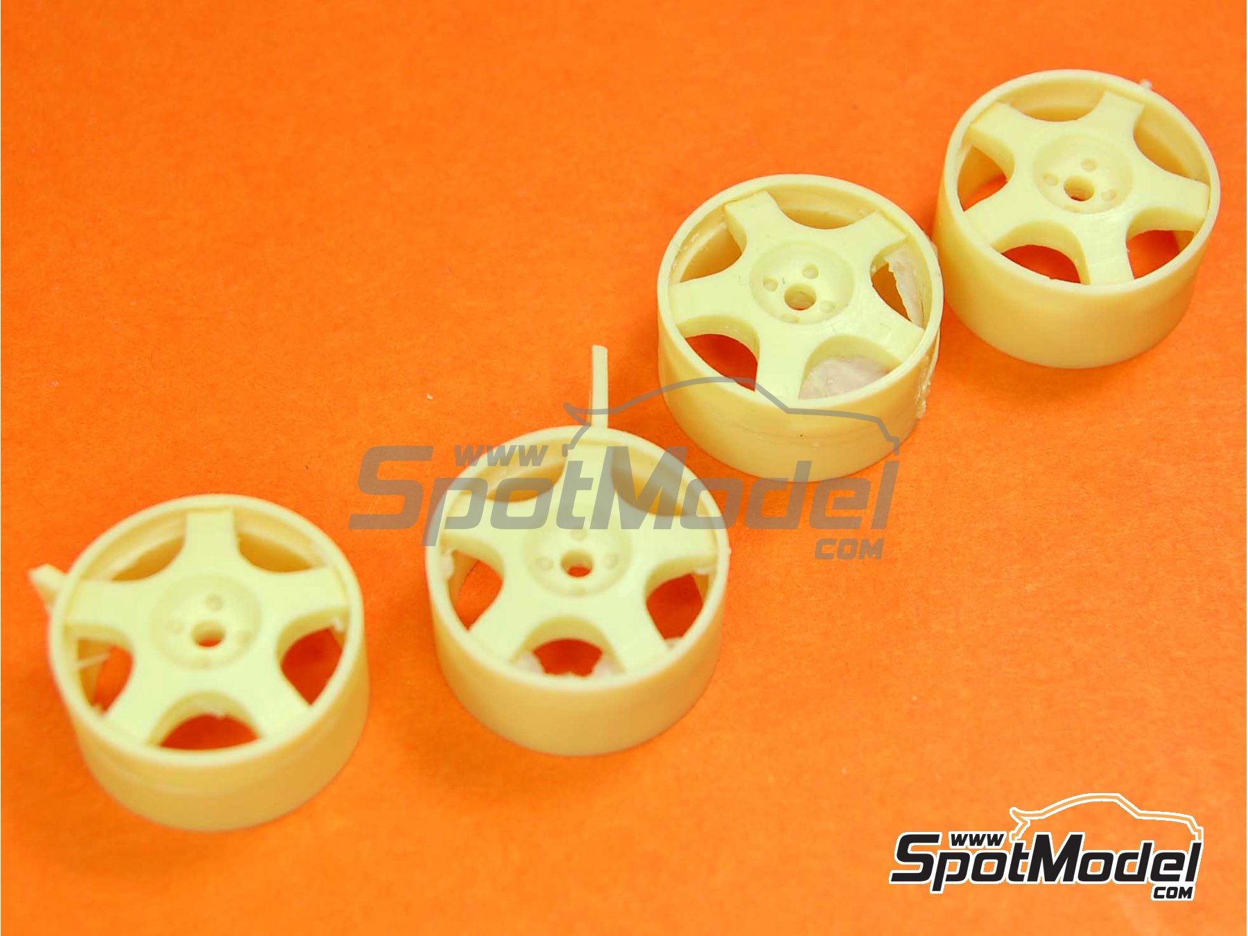Image 3: Speedline 5 spokes 16 inches | Rims and tyres set in 1/24 scale manufactured by Renaissance Models (ref.&nbsp;24SP5-16)