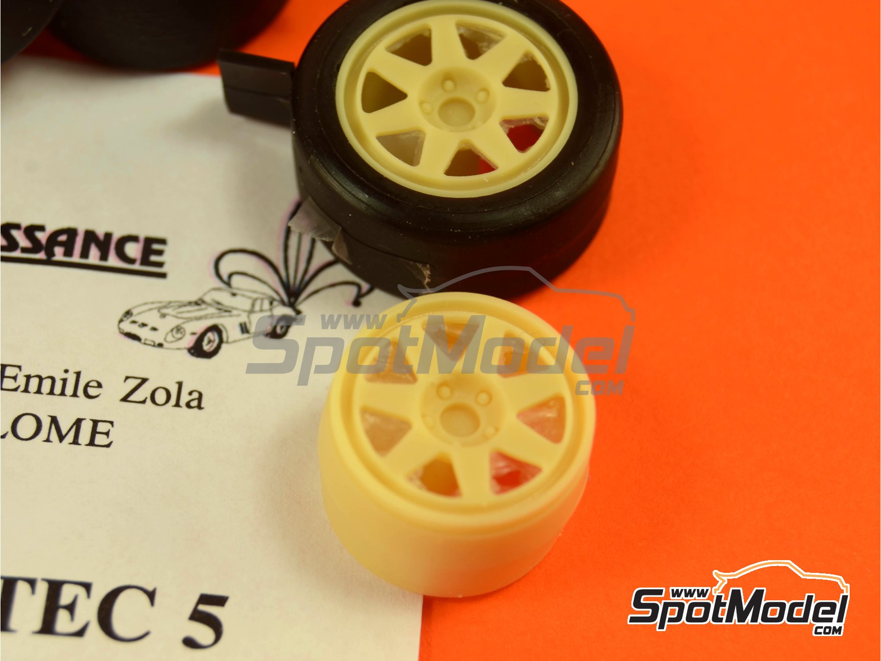 Image 2: TecnoMagnesio 17 inches 5 nut rims and slicks tyres | Rims and tyres set in 1/24 scale manufactured by Renaissance Models (ref.&nbsp;24TEC5)