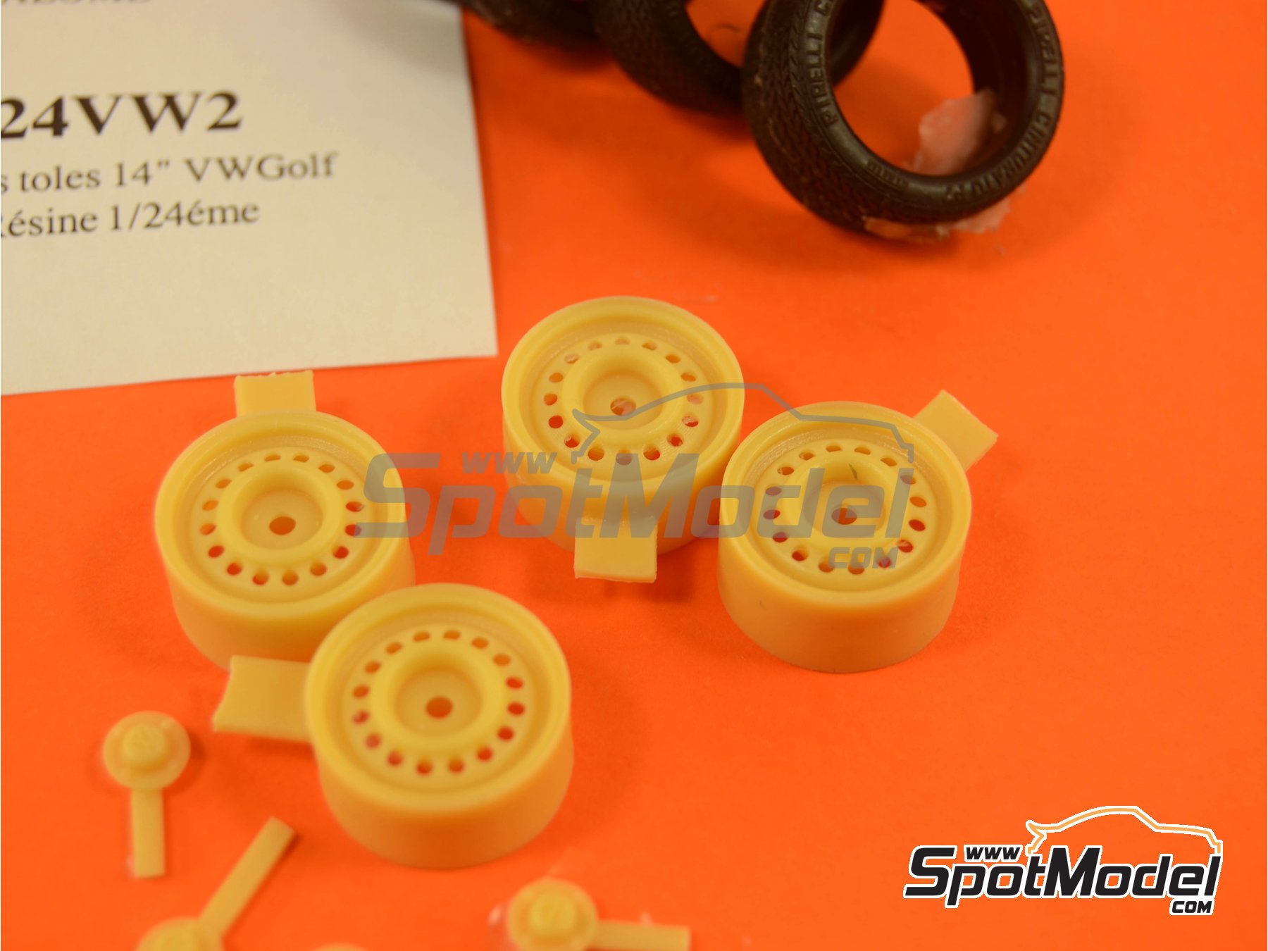 Image 3: Volkswagen Golf II | Rims and tyres set in 1/24 scale manufactured by Renaissance Models (ref.&nbsp;24VW2)