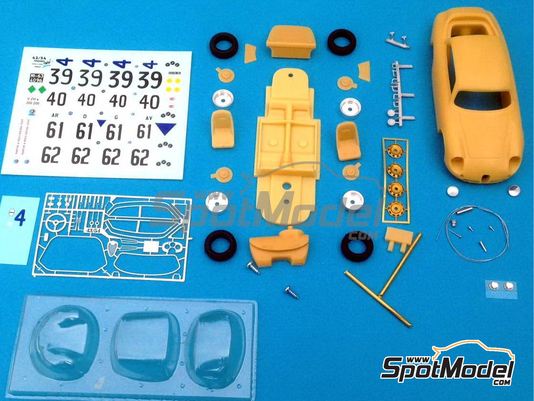 Image 1: Alfa Romeo Giulietta SZ Coda Tronca Scuderia Sant Ambroeus, Martini-Rossi Racing Team - 12 Hours Sebring, 24 Hours Le Mans, Targa Florio 1962 | Car scale model kit in 1/43 scale manufactured by Renaissance Models (ref. 43-54, also 43/54)