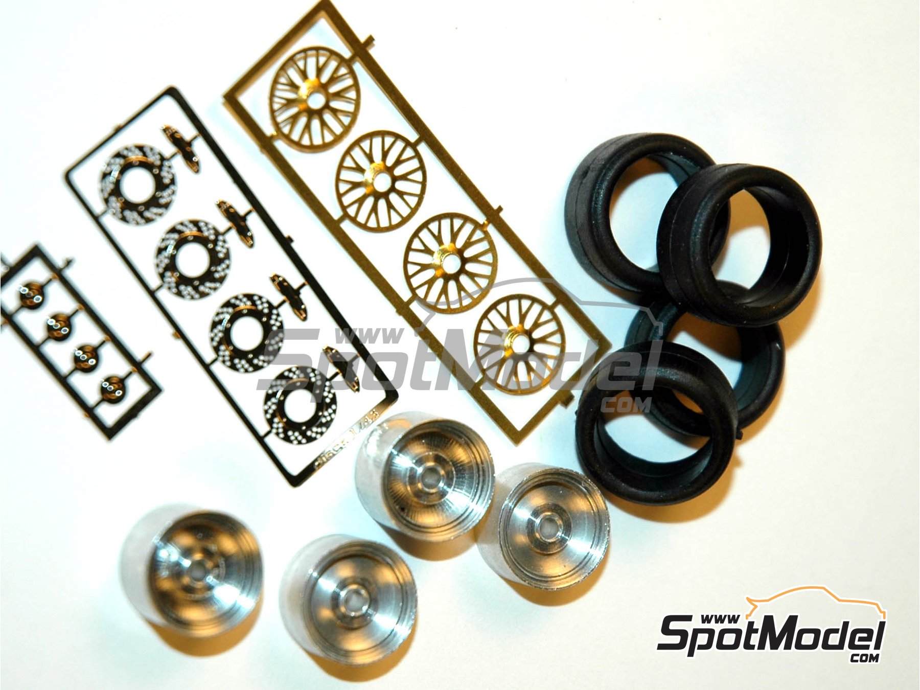 Image 3: BBS 18 inches | Rims and tyres set in 1/43 scale manufactured by Renaissance Models (ref.&nbsp;BBS43)