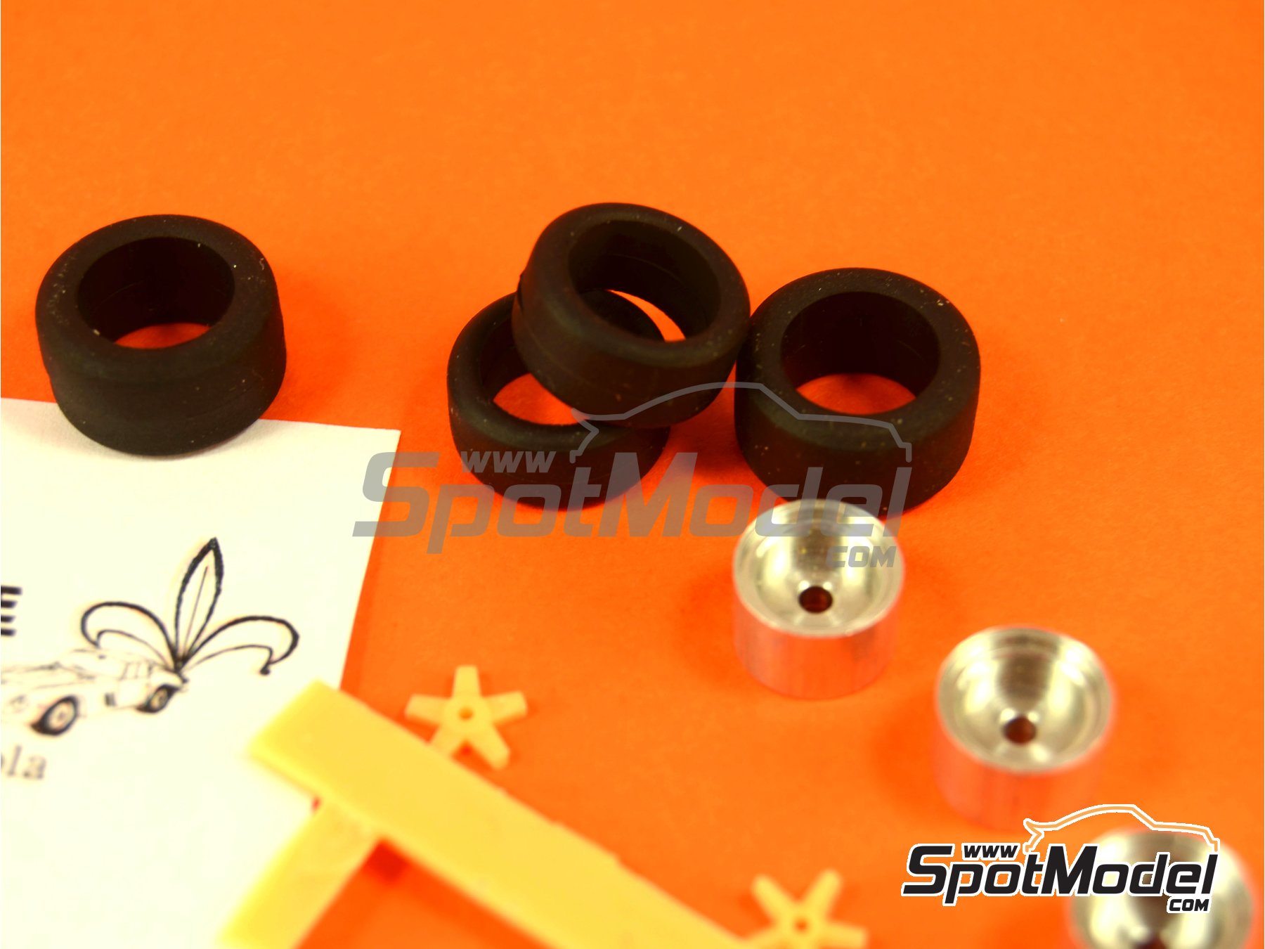 Image 2: BBS 15 inches rims and tyres set for Porsche 911 RSR and 908 | Rims and tyres set in 1/43 scale manufactured by Renaissance Models (ref.&nbsp;BBS908-2)