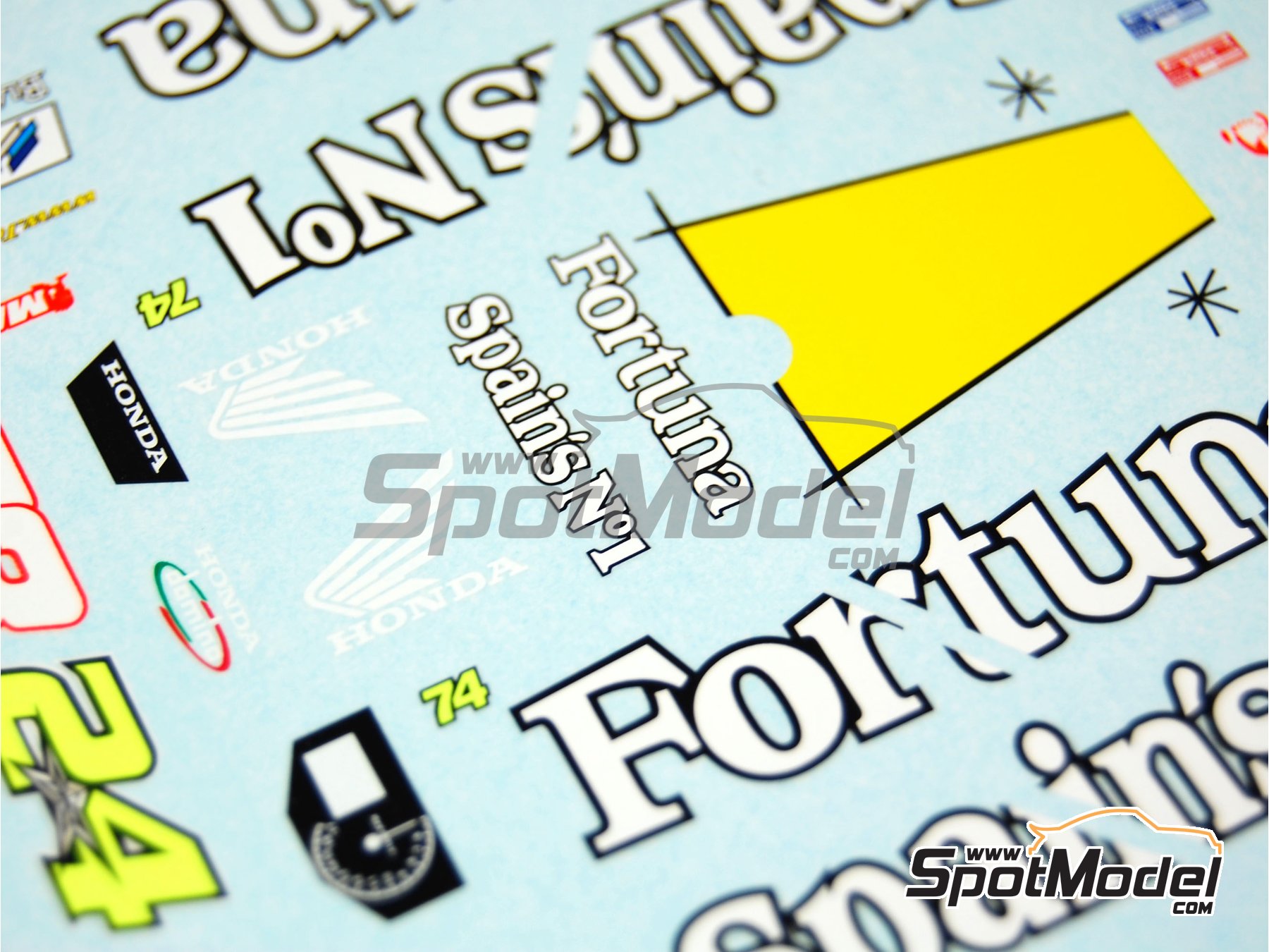 Image 14: Honda RC211V Equipo Gresini Racing patrocinado por Fortuna "Spain's number 1" - Campeonato del Mundo de Moto GP 2006 | Decoraci&oacute;n en escala&nbsp;1/12 fabricado por Renaissance Models (ref.&nbsp;MTK12-026, tambien MTK12/026)