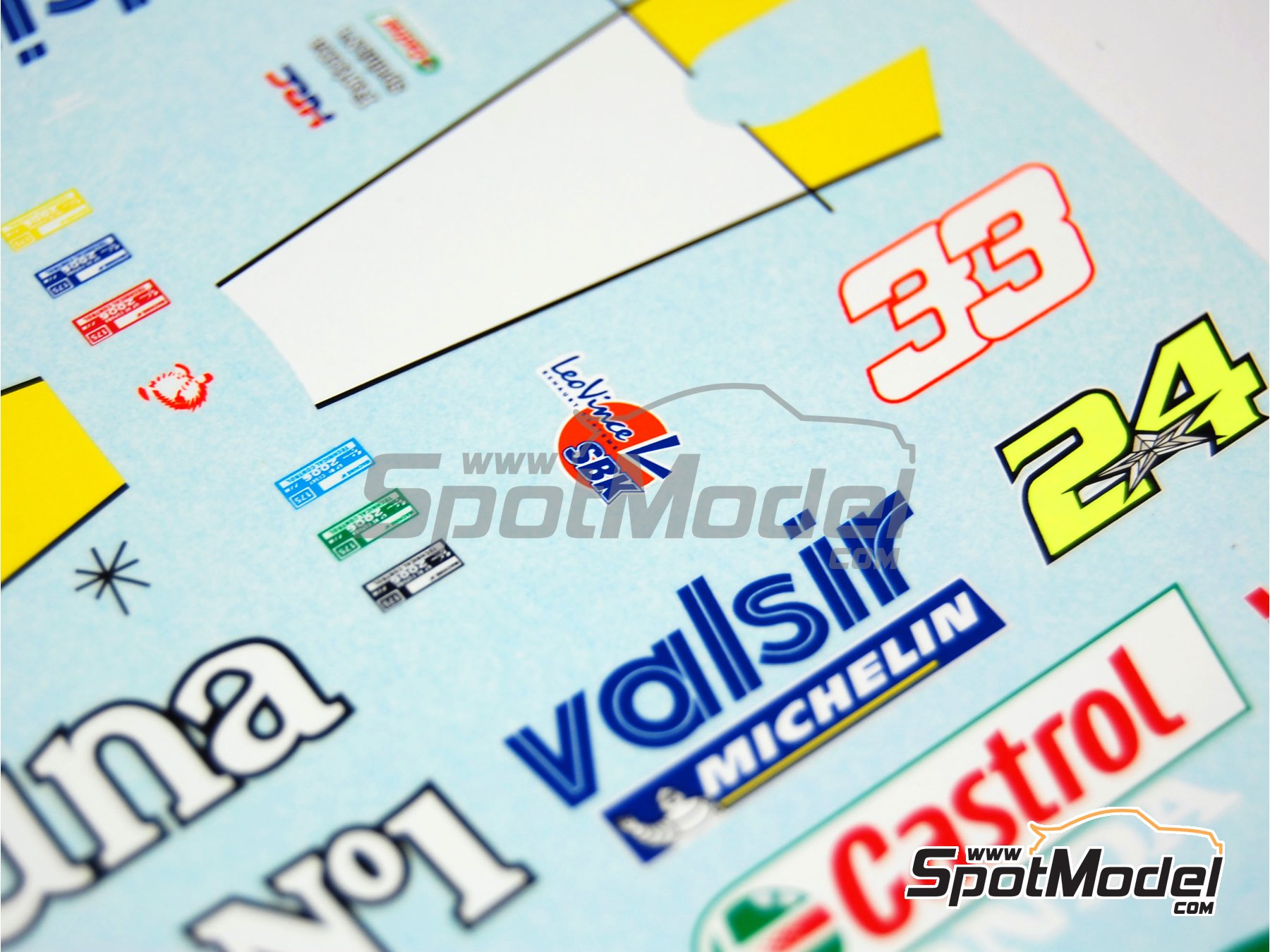 Image 15: Honda RC211V Equipo Gresini Racing patrocinado por Fortuna "Spain's number 1" - Campeonato del Mundo de Moto GP 2006 | Decoraci&oacute;n en escala&nbsp;1/12 fabricado por Renaissance Models (ref.&nbsp;MTK12-026, tambien MTK12/026)