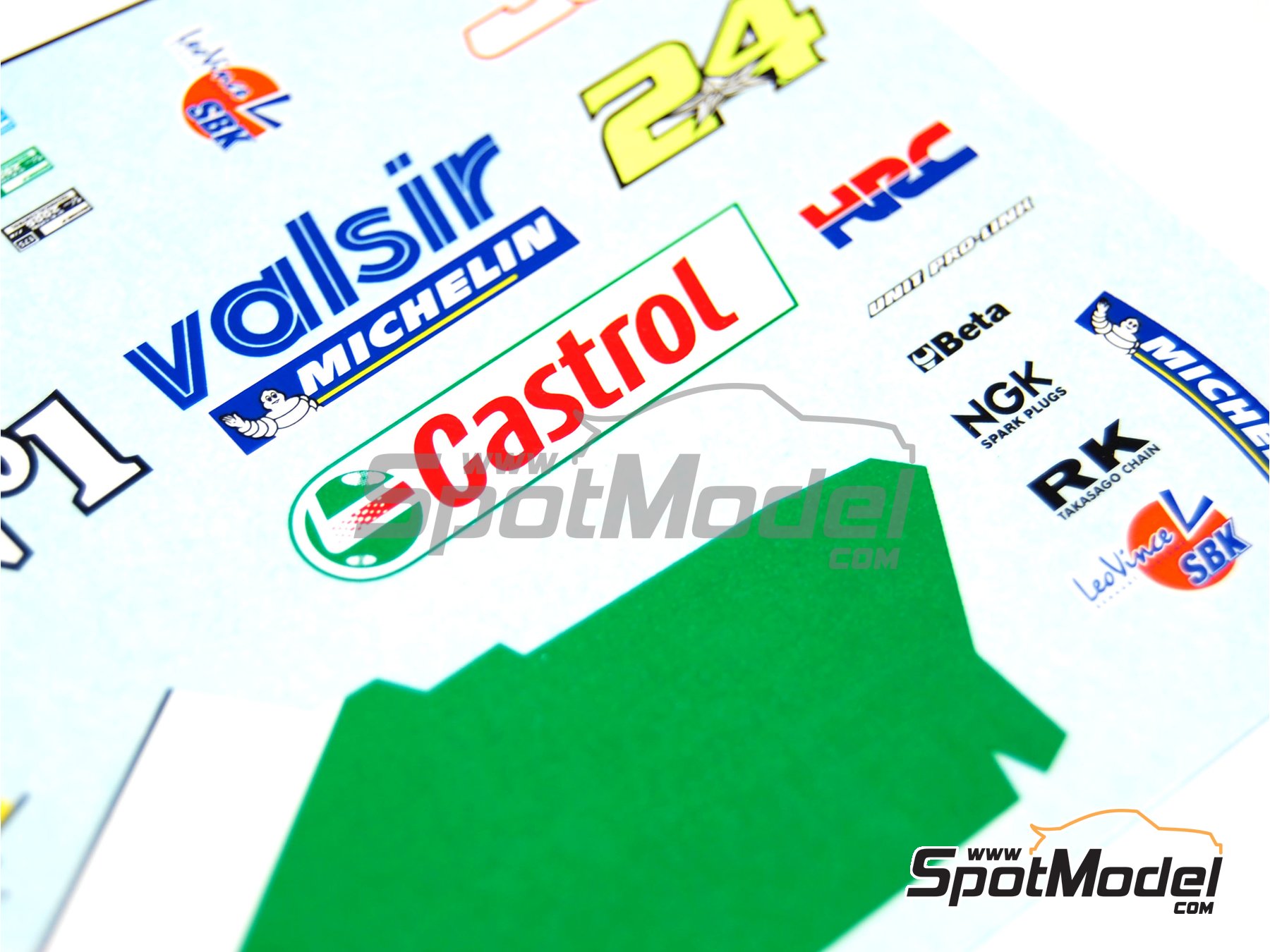 Image 16: Honda RC211V Equipo Gresini Racing patrocinado por Fortuna "Spain's number 1" - Campeonato del Mundo de Moto GP 2006 | Decoraci&oacute;n en escala&nbsp;1/12 fabricado por Renaissance Models (ref.&nbsp;MTK12-026, tambien MTK12/026)