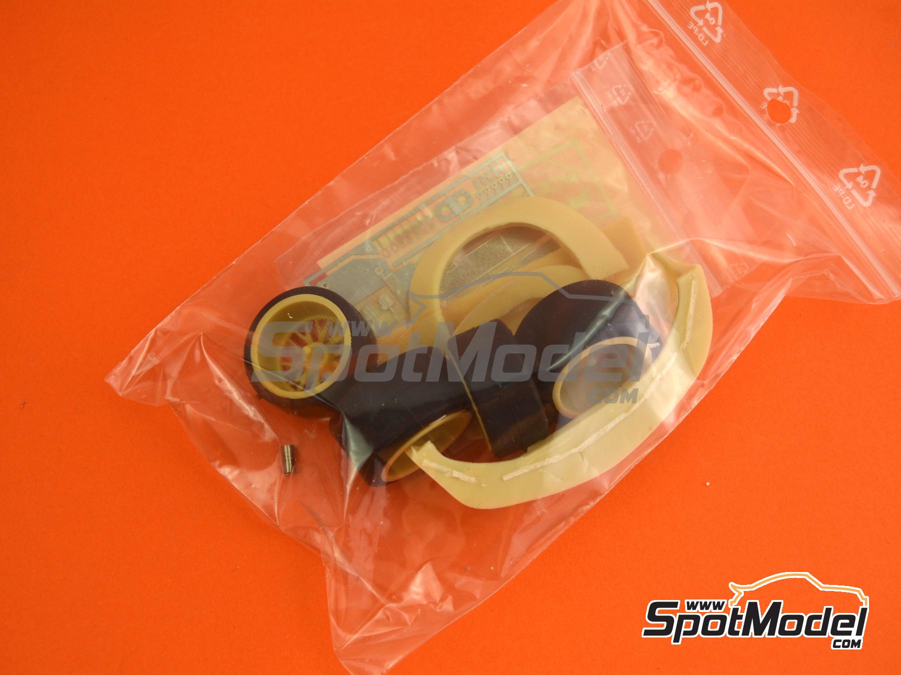 Image 3: Porsche 911 GT3 RS Equipo Champion Racing patrocinado por UPS Worldwide Express, Kontec - 24 Horas de Le Mans 1999 | Decoraci&oacute;n en escala&nbsp;1/24 fabricado por Renaissance Models (ref.&nbsp;TK24-040, tambien TK24/040)