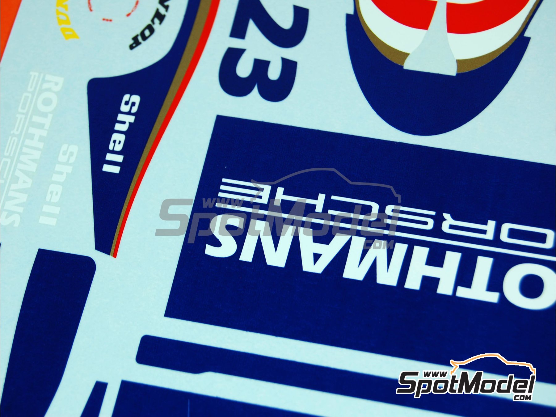 Image 7: Porsche 956 patrocinado por Rothmans - 24 Horas de Le Mans 1982 | Decoraci&oacute;n en escala&nbsp;1/24 fabricado por Renaissance Models (ref.&nbsp;TK24-088, tambien TK24/088)