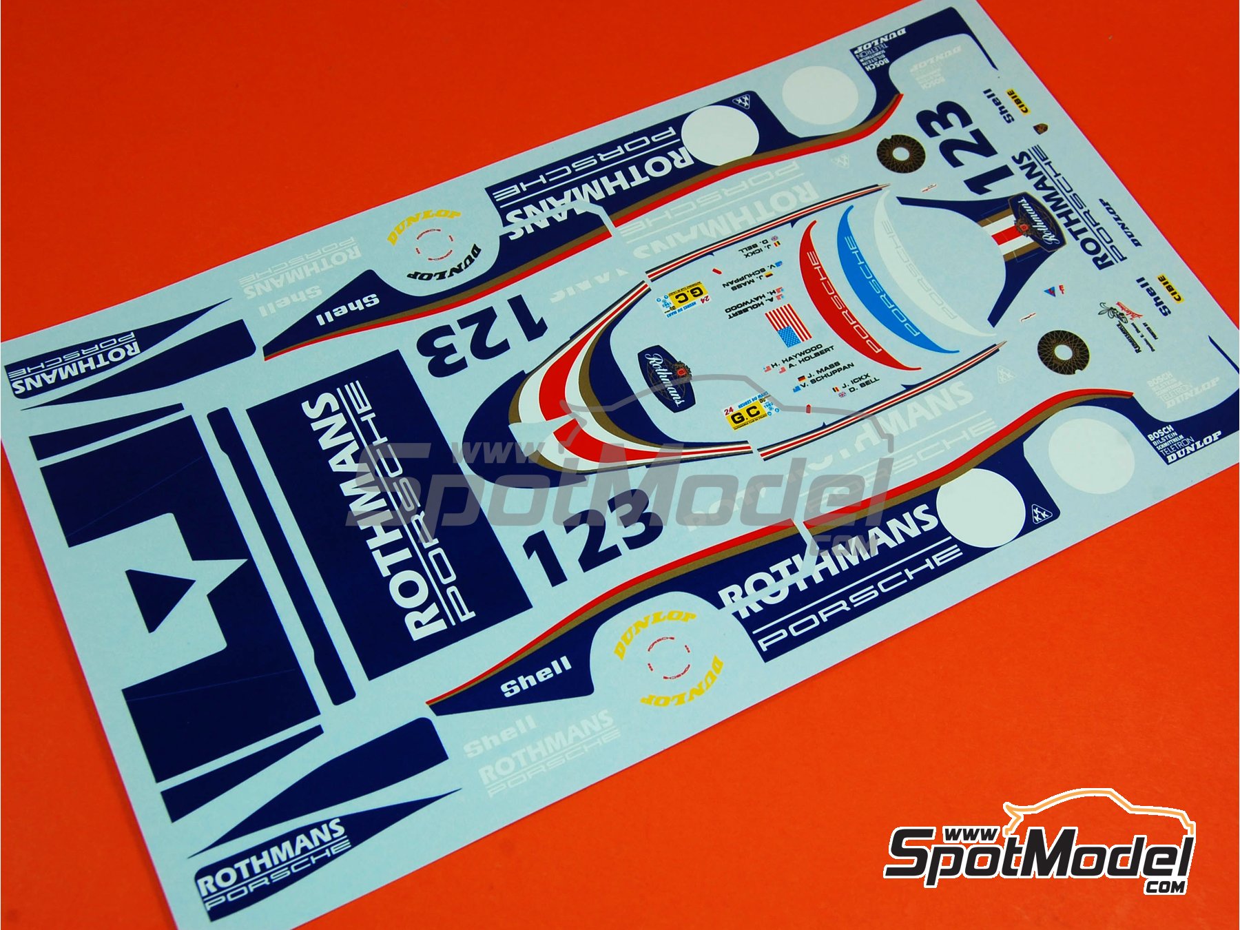Image 9: Porsche 956 patrocinado por Rothmans - 24 Horas de Le Mans 1982 | Decoraci&oacute;n en escala&nbsp;1/24 fabricado por Renaissance Models (ref.&nbsp;TK24-088, tambien TK24/088)