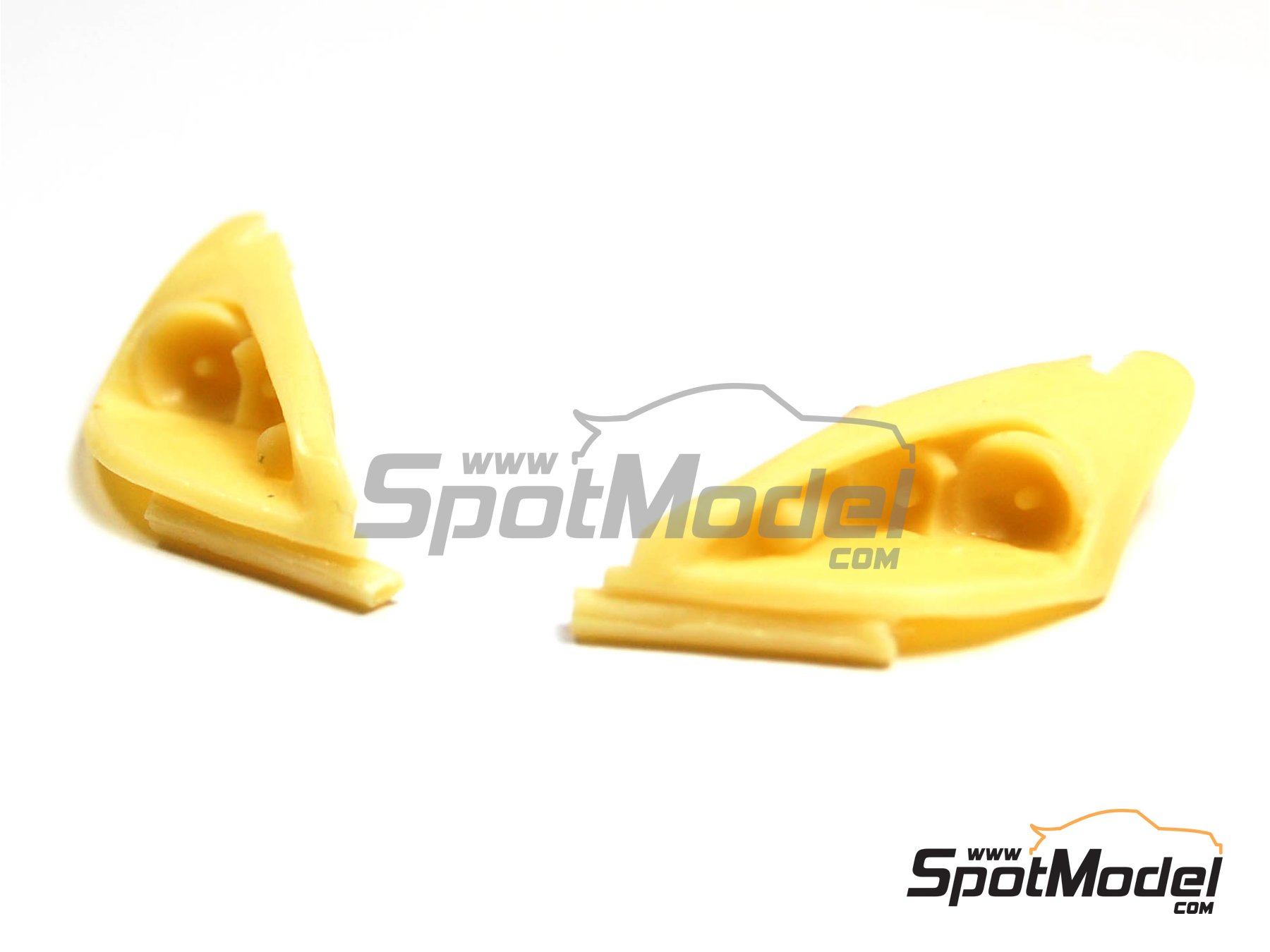 Image 1: Ford Focus RS01 - Xenon focus | Transkit in 1/24 scale manufactured by Renaissance Models (ref.&nbsp;TK24-226, also TK24/226)