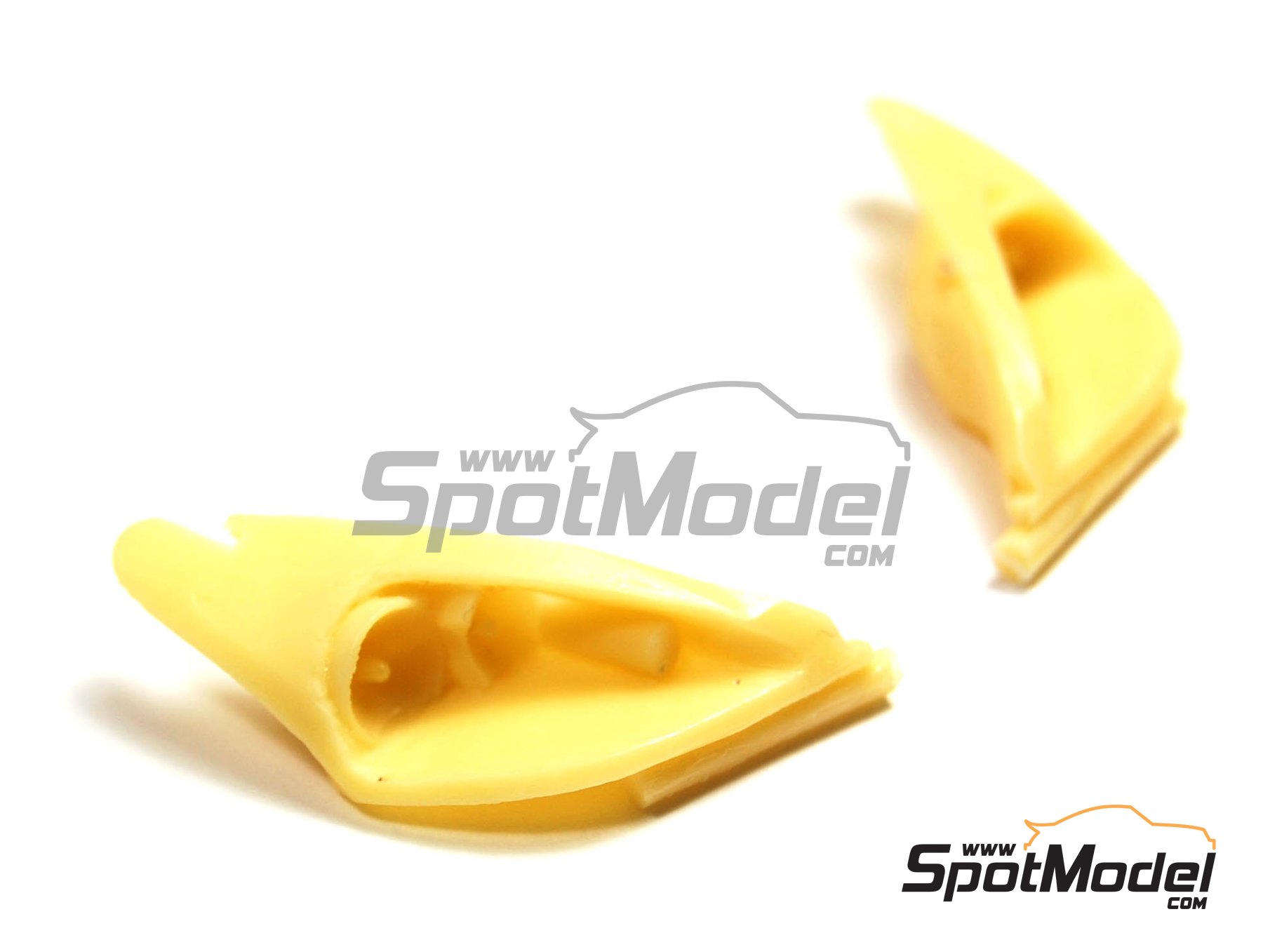 Image 3: Ford Focus RS01 - Xenon focus | Transkit in 1/24 scale manufactured by Renaissance Models (ref.&nbsp;TK24-226, also TK24/226)