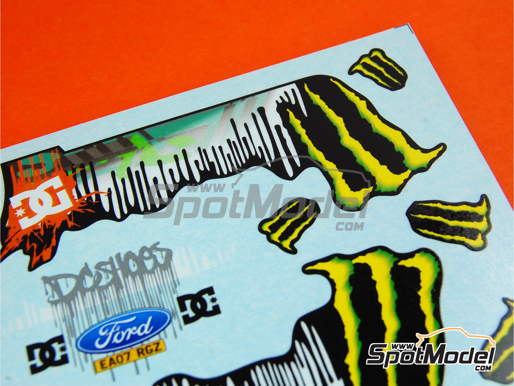 Image 4: Ford Focus RS09 patrocinado por Monster Energy Drinks - Rally Alsace-Vosges 2010 | Decoración en escala 1/24 fabricado por Renaissance Models (ref. TK24-301, tambien TK24/301)
