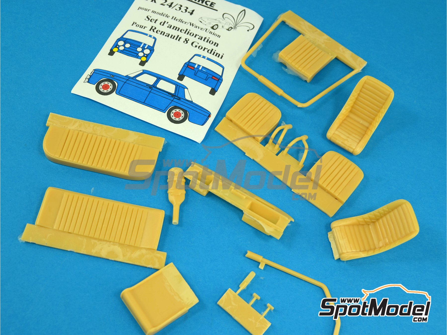 Image 12: Renault R8 Gordini | Transkit en escala&nbsp;1/24 fabricado por Renaissance Models (ref.&nbsp;TK24-334, tambien TK24/334)