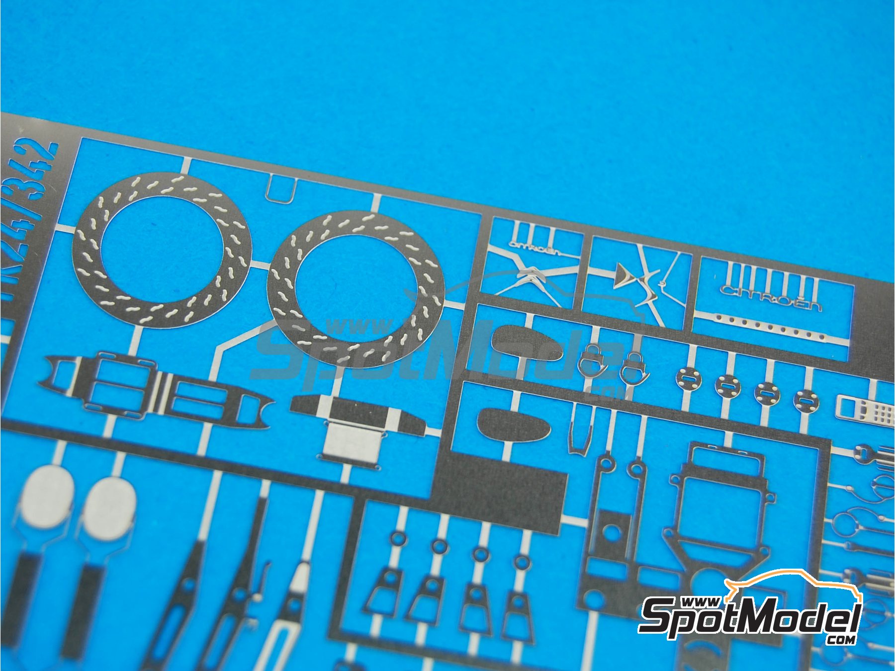 Image 7: Citroen DS3 WRC | Set de mejora y detallado en escala 1/24 fabricado por Renaissance Models (ref. TK24-342, tambien TK24/342)