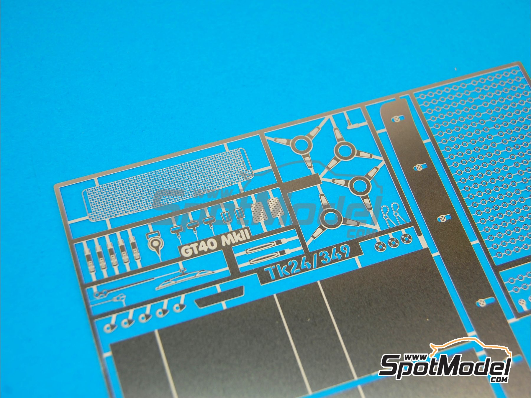 Image 4: Ford GT40 Mk II -  1966 | Detail up set in 1/24 scale manufactured by Renaissance Models (ref.&nbsp;TK24-349, also TK24/349)