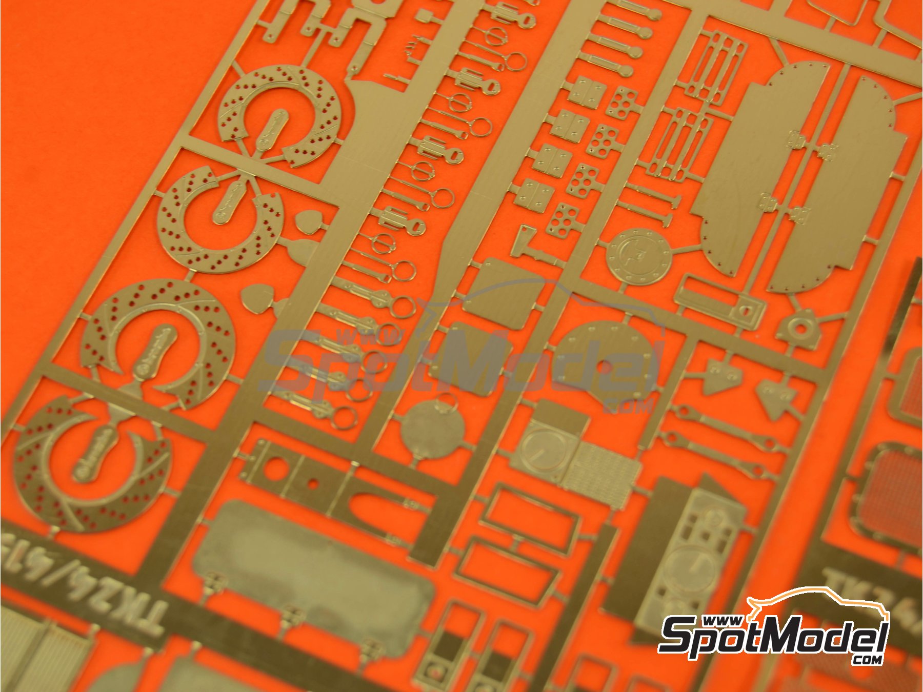 Image 2: Lancia Super Delta Deltona HF Integrale | Set de mejora y detallado en escala 1/24 fabricado por Renaissance Models (ref. TK24-415, tambien TK24/415)