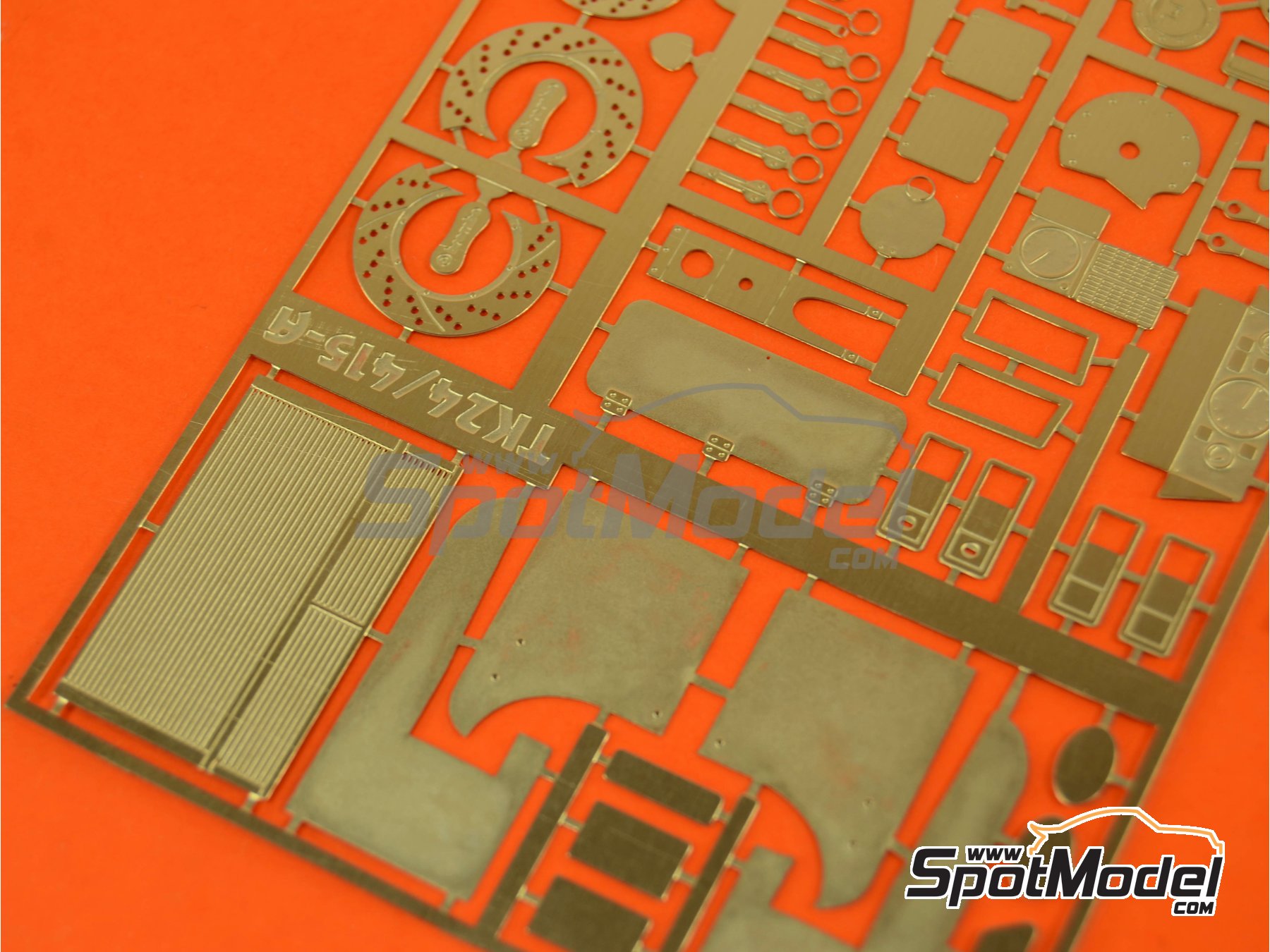 Image 3: Lancia Super Delta Deltona HF Integrale | Set de mejora y detallado en escala 1/24 fabricado por Renaissance Models (ref. TK24-415, tambien TK24/415)