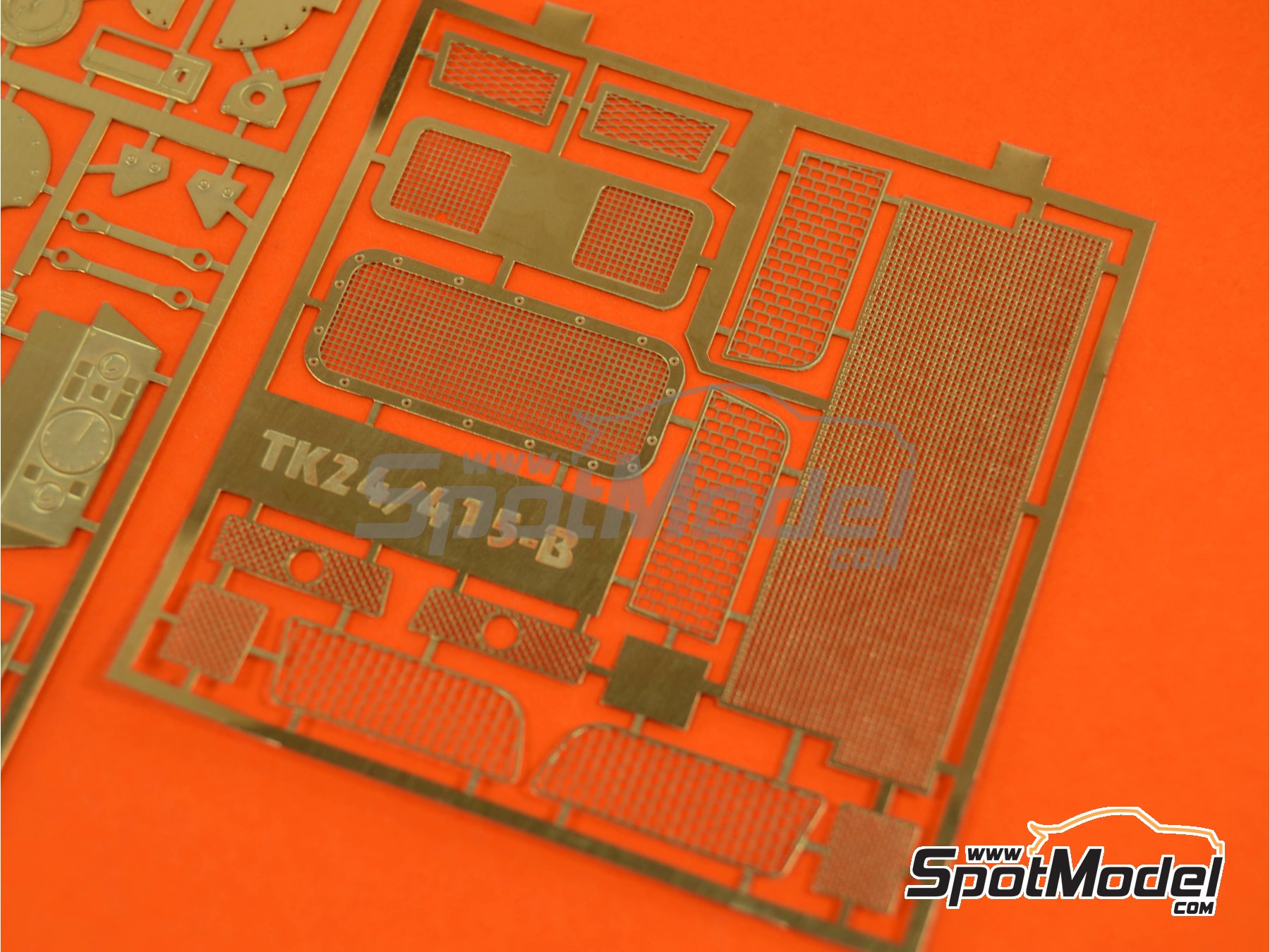 Image 4: Lancia Super Delta Deltona HF Integrale | Set de mejora y detallado en escala 1/24 fabricado por Renaissance Models (ref. TK24-415, tambien TK24/415)