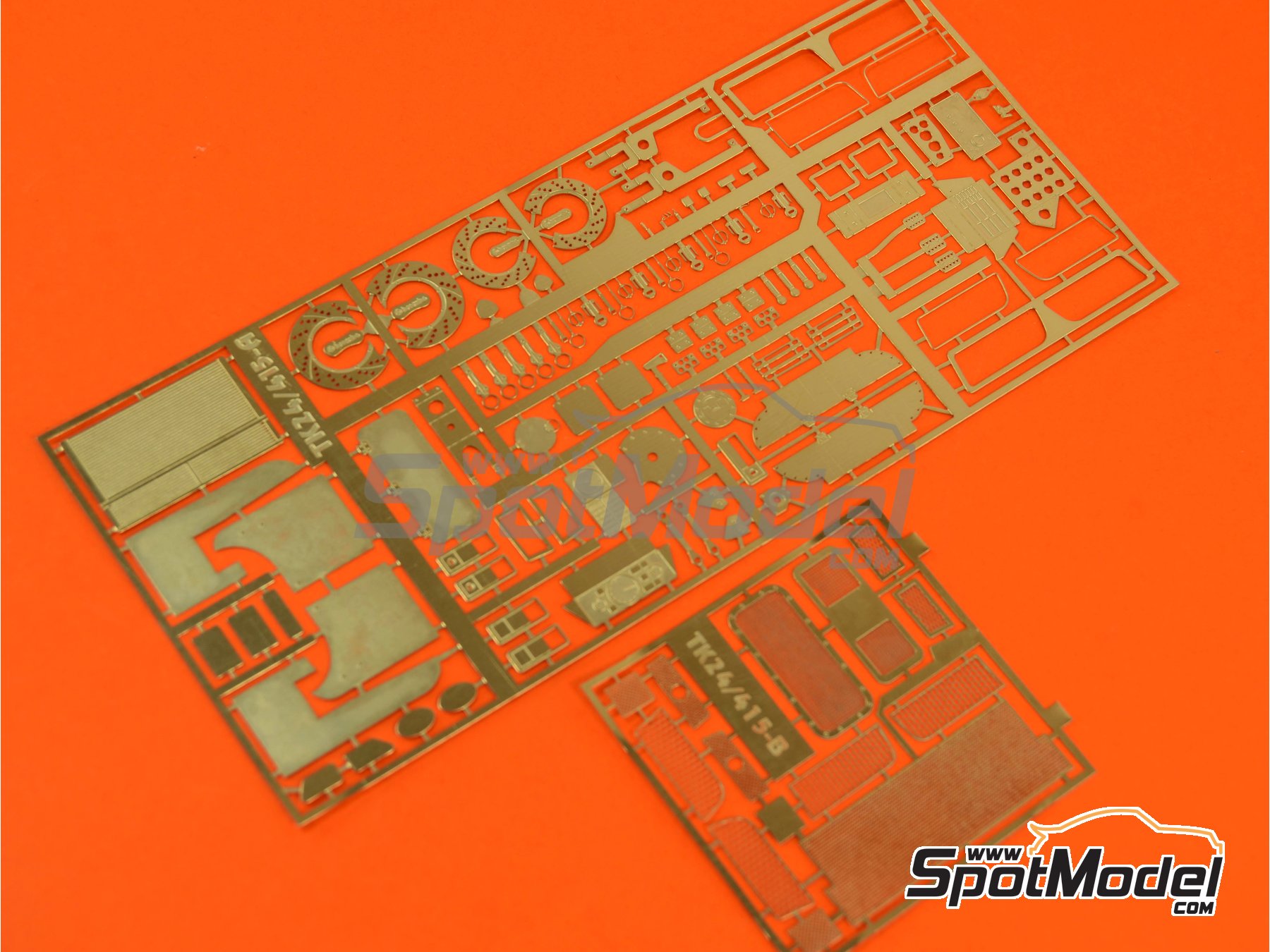 Image 5: Lancia Super Delta Deltona HF Integrale | Set de mejora y detallado en escala 1/24 fabricado por Renaissance Models (ref. TK24-415, tambien TK24/415)