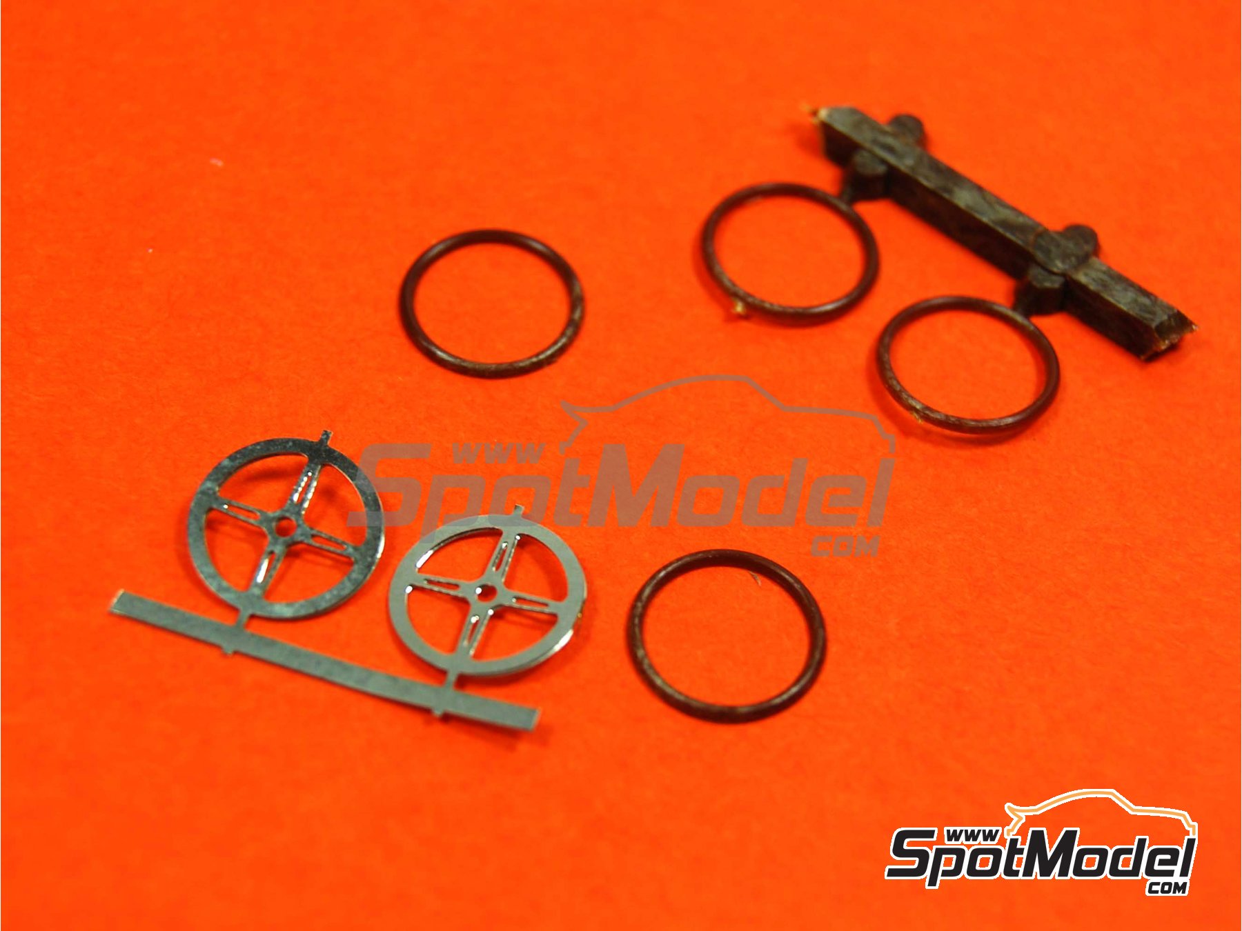 Image 2: Steering wheels - Ribbed 4 spokes | Steering wheel in 1/43 scale manufactured by Renaissance Models (ref. V43-3, also V43/3)