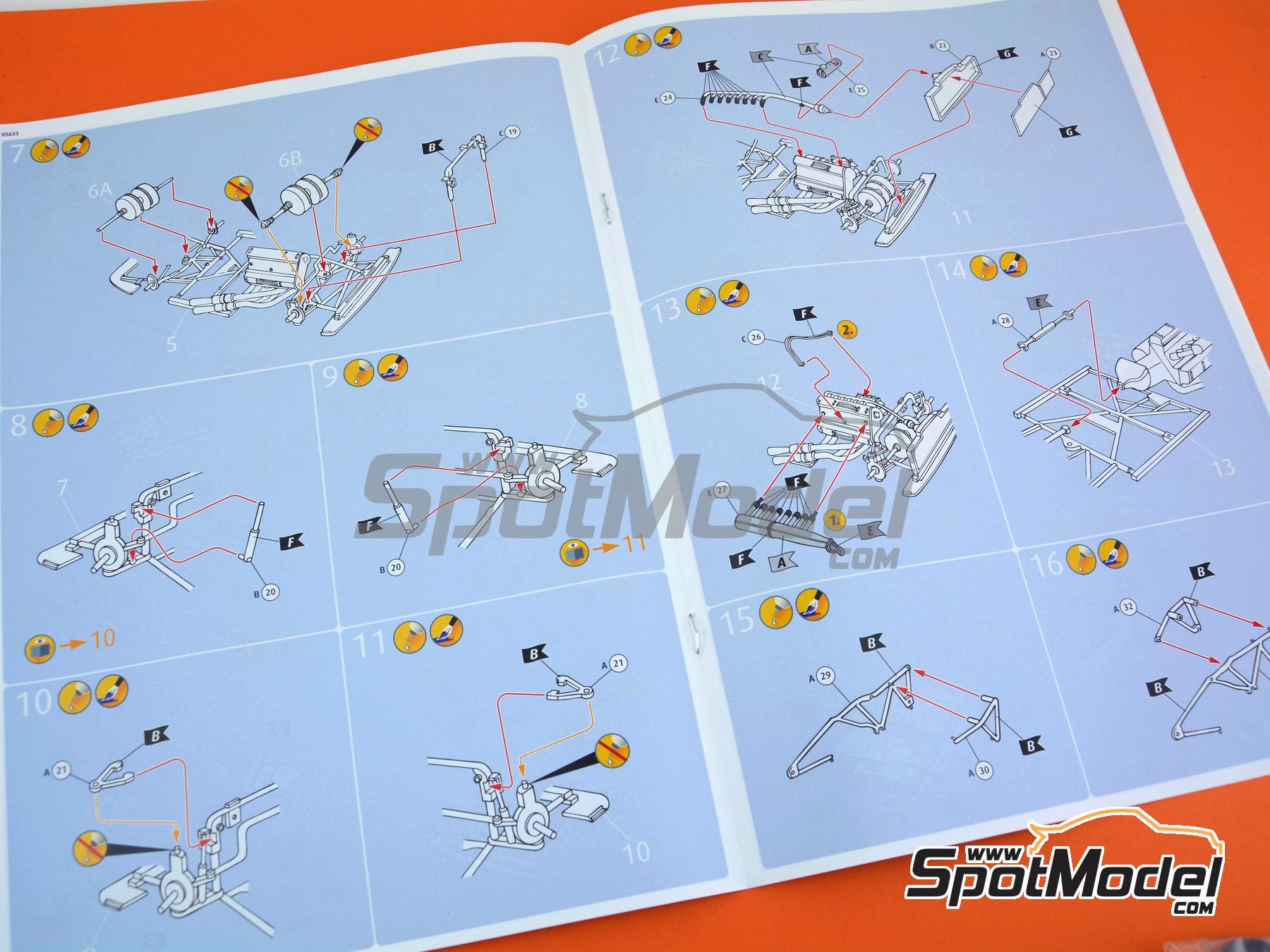 Image 21: Mercedes-Benz 300 SLR Uhlenhaut Coupe -  1955 - 6 x 10ml + 1 x 25gr | Car scale model kit in 1/24 scale manufactured by Revell (ref.&nbsp;REV05633, also 4009803056333 and 05633)