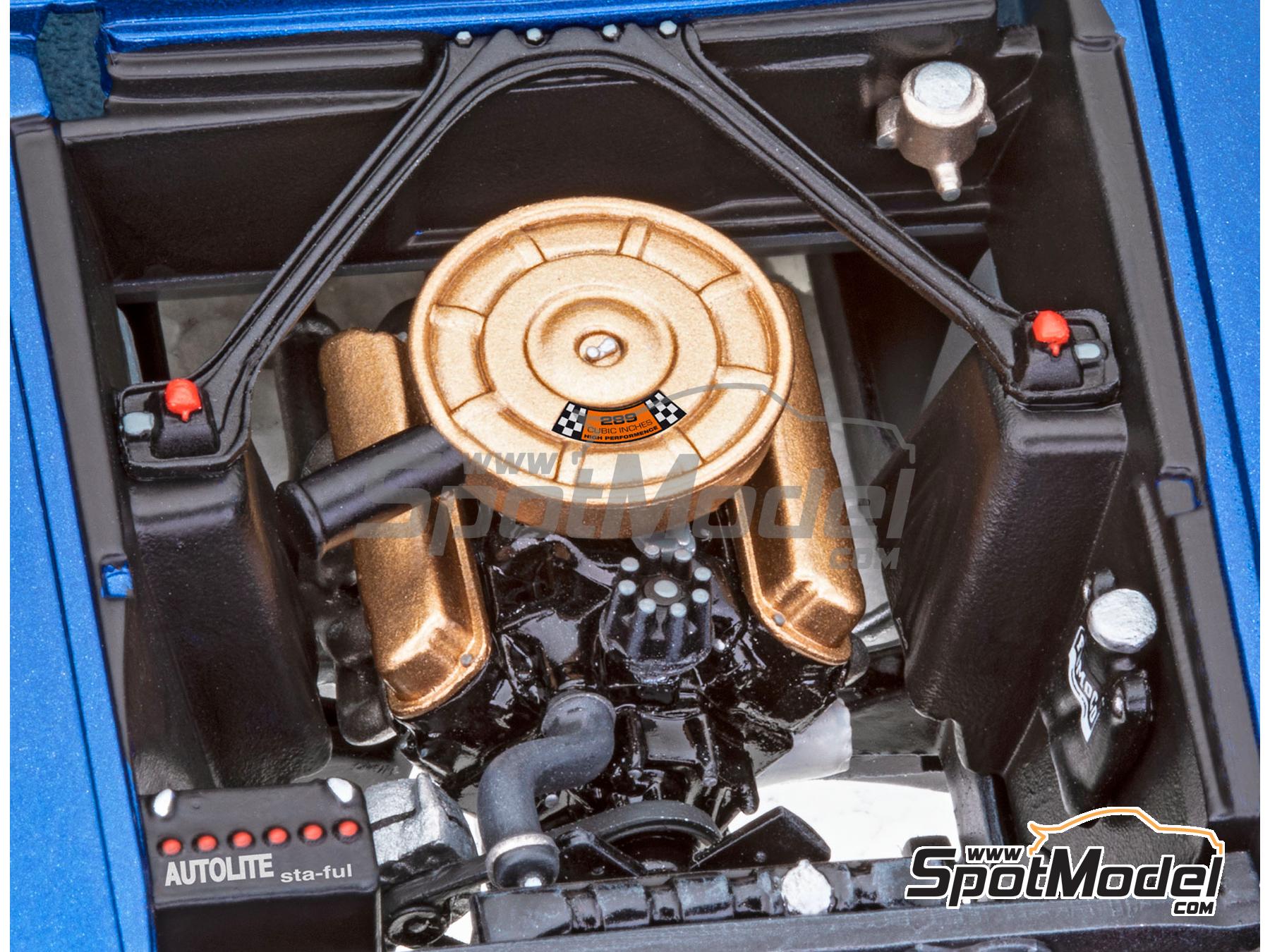 Revell 05647: Car scale model kit 1/24 scale - Ford Mustang