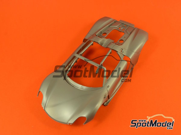 Image 5: Porsche 918 Spyder | Car scale model kit in 1/24 scale manufactured by Revell (ref.&nbsp;REV07026, also 4009803070261, 07026 and 80-7026)