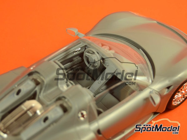 Image 18: Porsche 918 Spyder | Car scale model kit in 1/24 scale manufactured by Revell (ref.&nbsp;REV07026, also 4009803070261, 07026 and 80-7026)