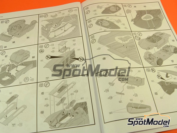 Image 23: Porsche 918 Spyder | Car scale model kit in 1/24 scale manufactured by Revell (ref.&nbsp;REV07026, also 4009803070261, 07026 and 80-7026)