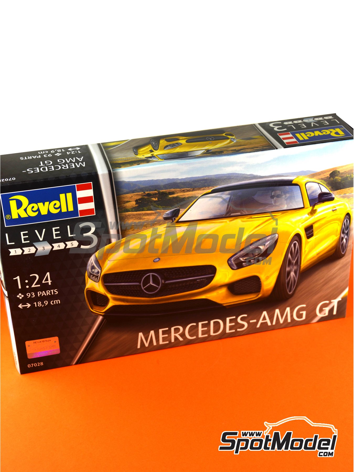 Revell 07028: Car scale model kit 1/24 scale - Mercedes Benz AMG GT (ref.  REV07028)