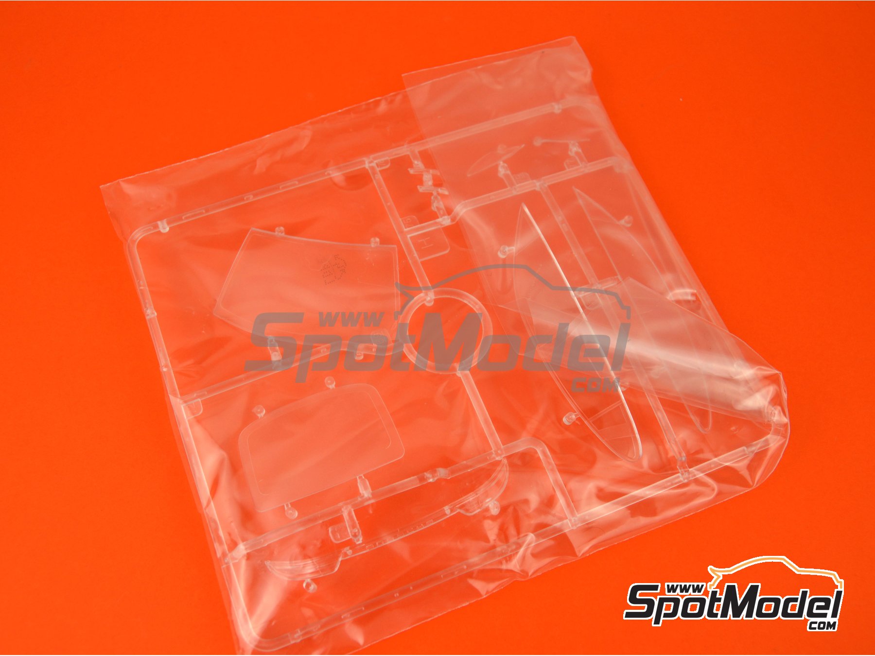 Image 7: Porsche Panamera Turbo | Model car kit in 1/24 scale manufactured by Revell (ref.&nbsp;REV07034, also 07034)