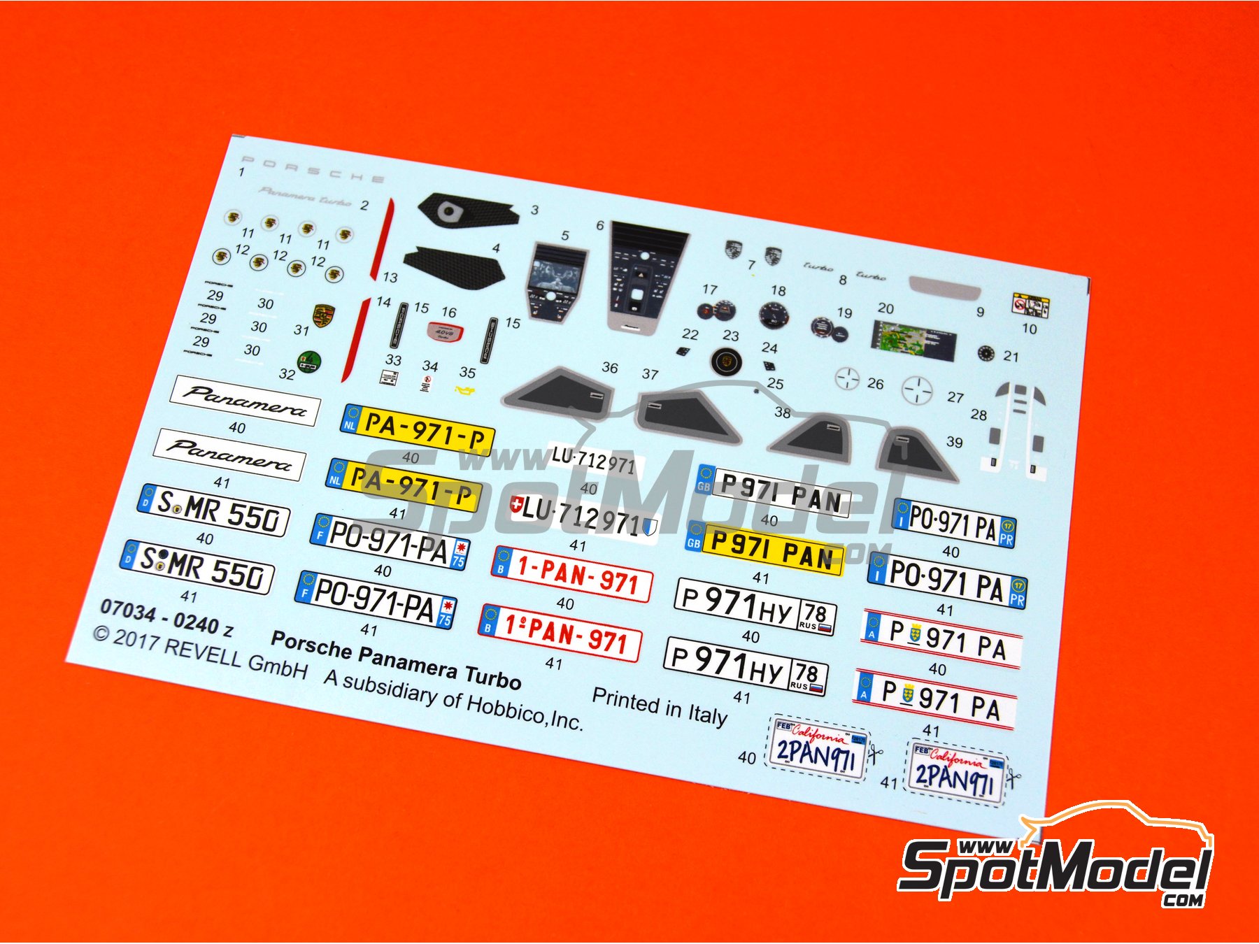 Image 10: Porsche Panamera Turbo | Model car kit in 1/24 scale manufactured by Revell (ref.&nbsp;REV07034, also 07034)