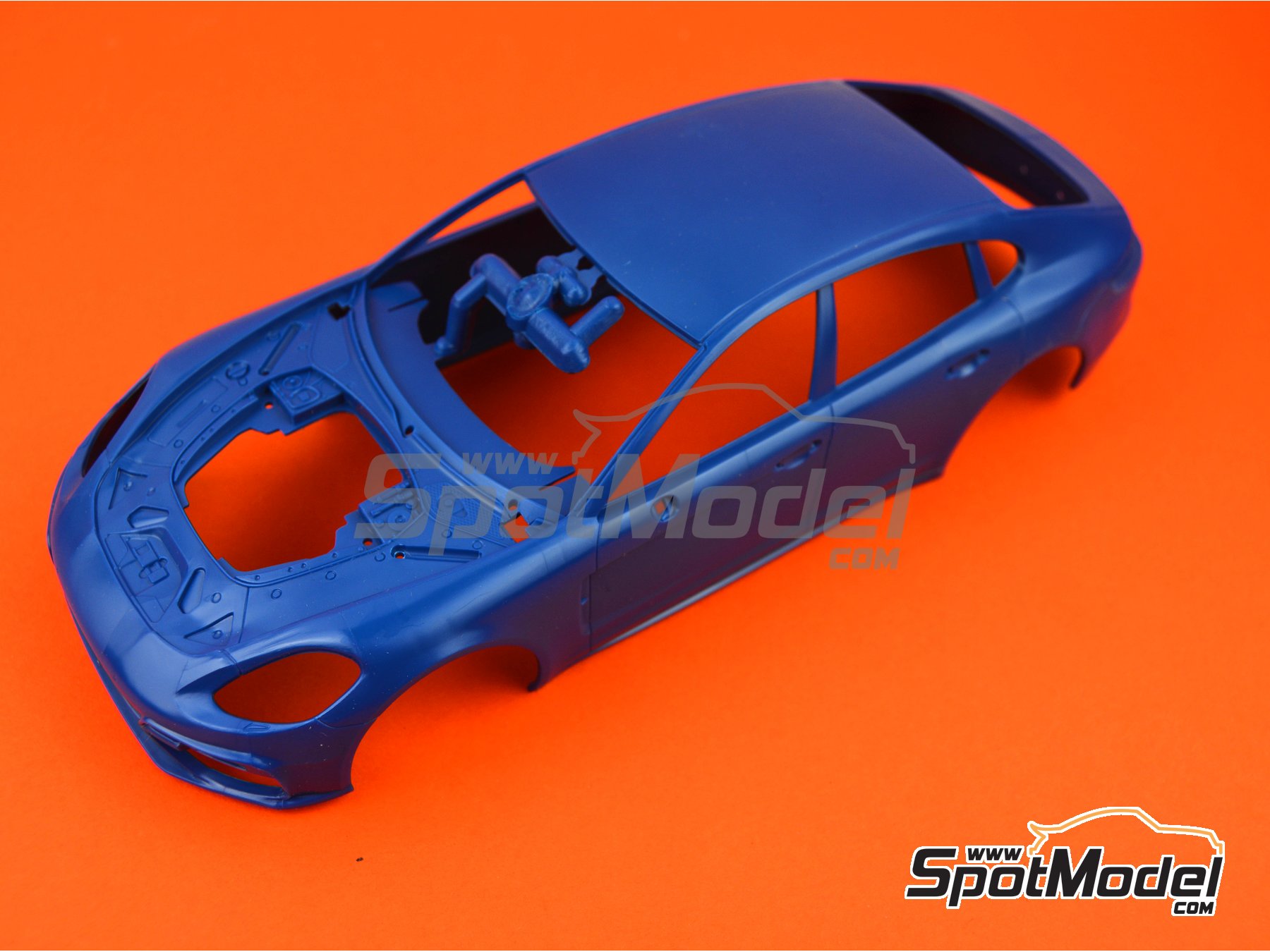 Image 17: Porsche Panamera Turbo | Model car kit in 1/24 scale manufactured by Revell (ref.&nbsp;REV07034, also 07034)