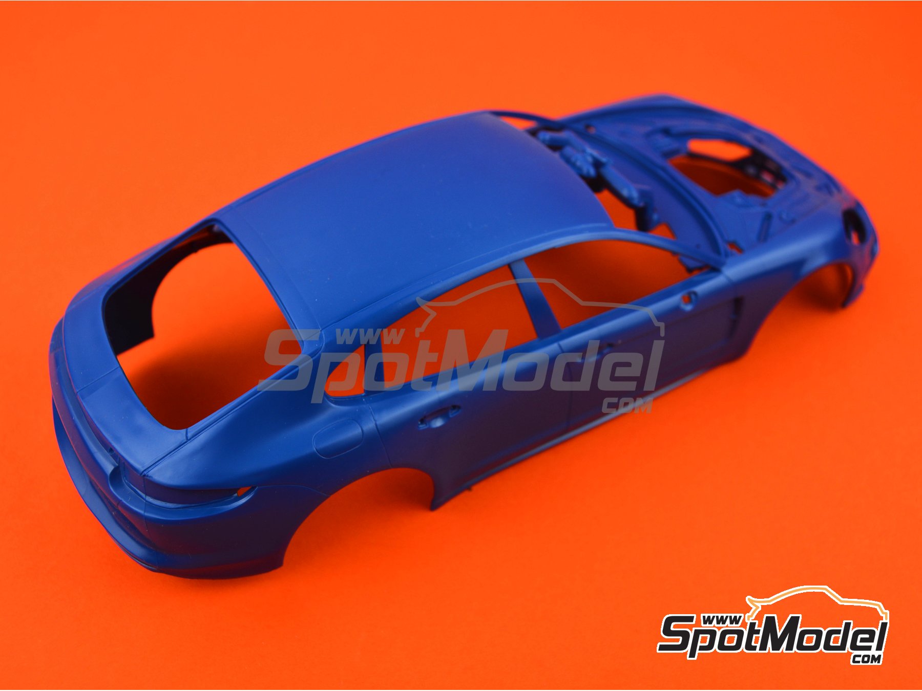 Image 19: Porsche Panamera Turbo | Model car kit in 1/24 scale manufactured by Revell (ref.&nbsp;REV07034, also 07034)