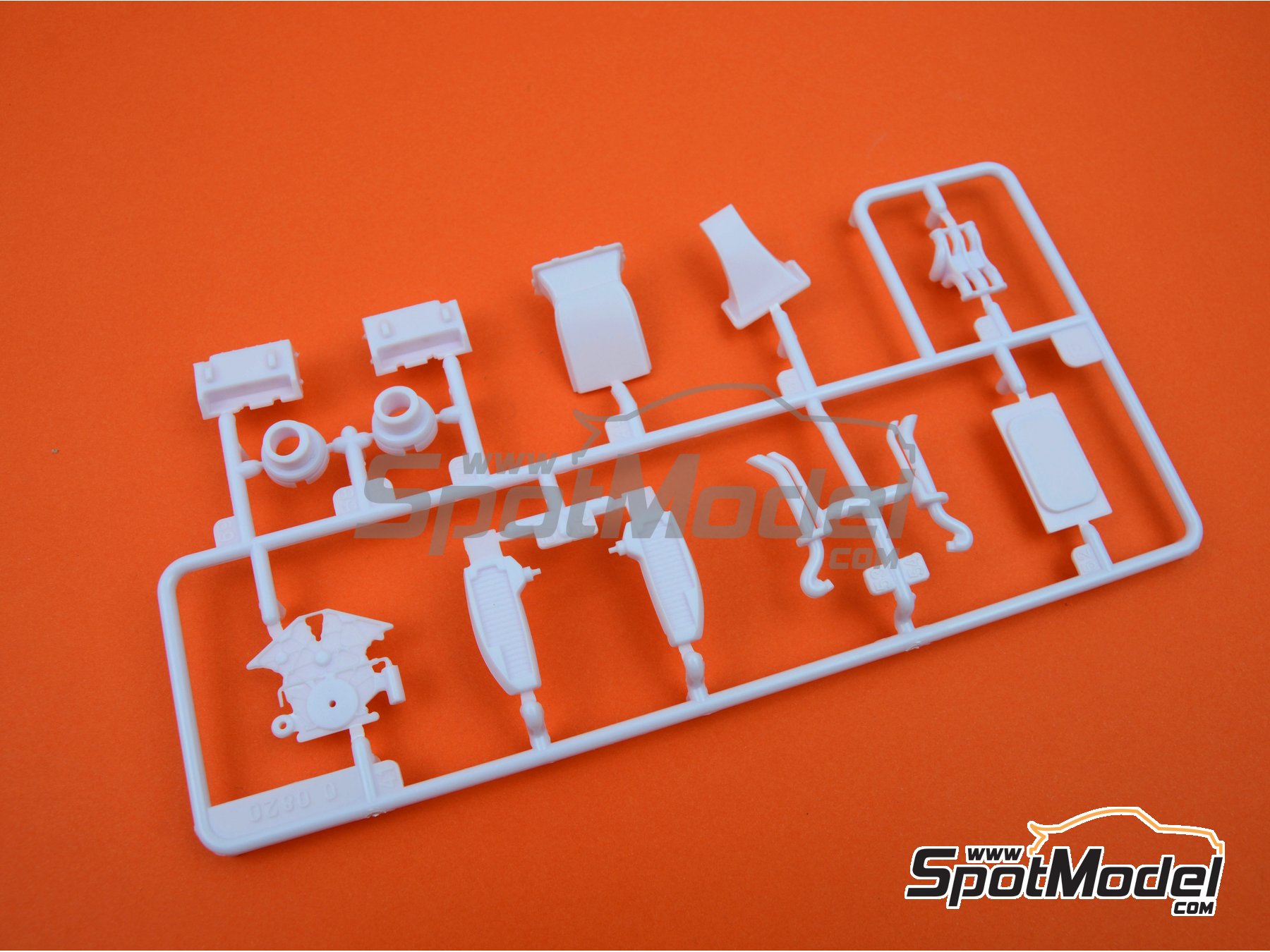 Image 8: Ford GT Ford Chip Ganassi Racing Team - 24 Hours Le Mans 2017 | Car scale model kit in 1/24 scale manufactured by Revell (ref.&nbsp;REV07041, also 4009803070414, 07041 and 85-4418)