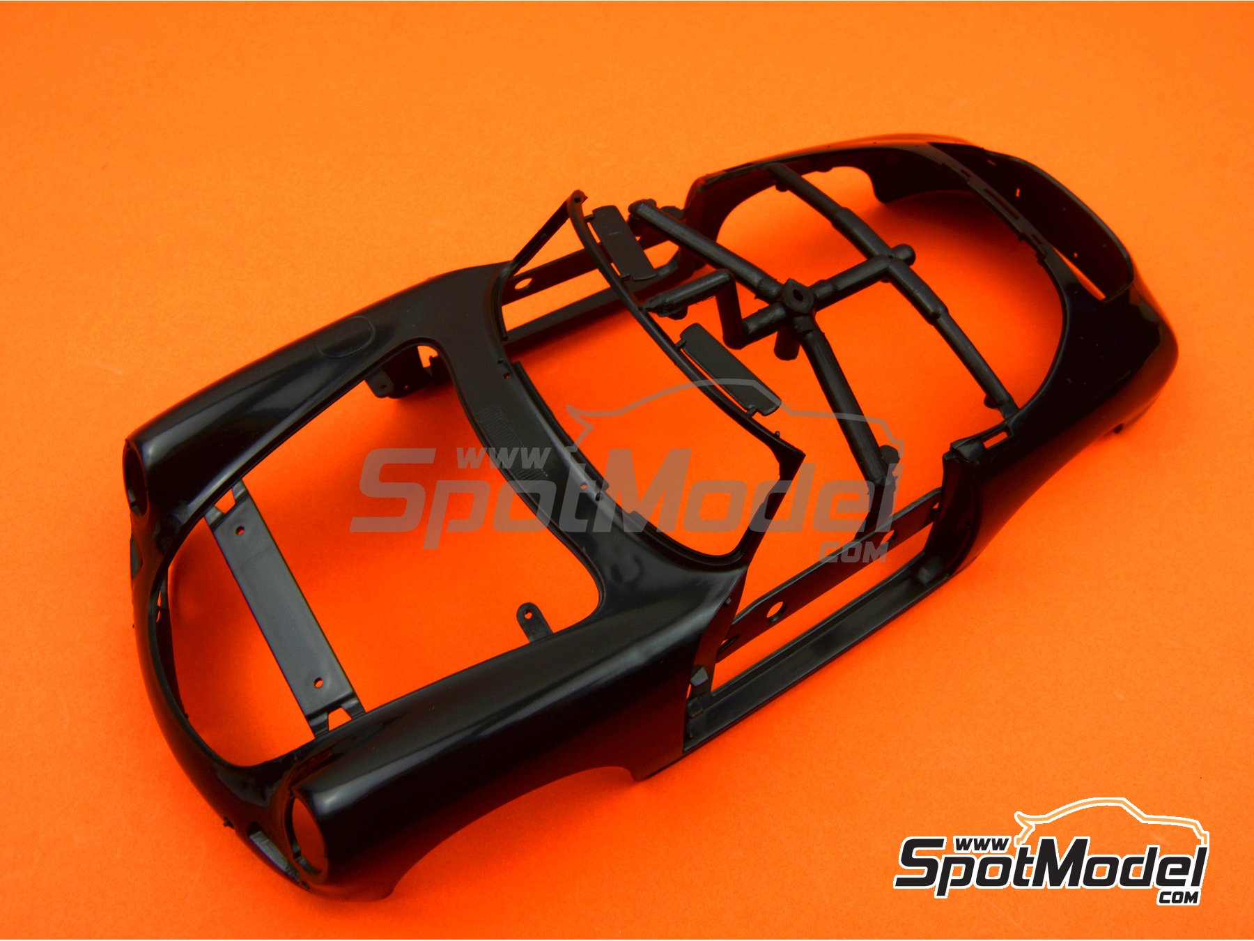 Image 2: Porsche 356 Cabriolet -  1964 | Model car kit in 1/16 scale manufactured by Revell (ref.&nbsp;REV07043, also 4009803070438)