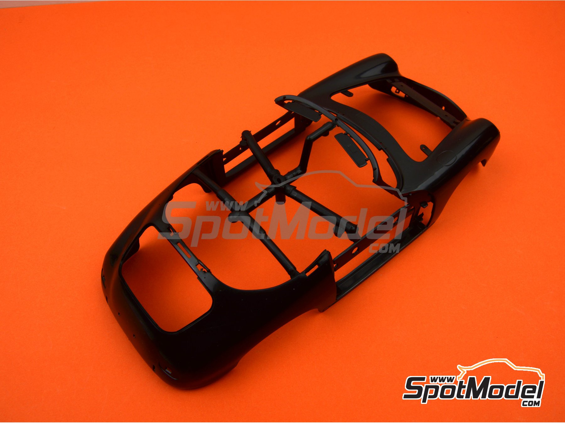 Image 17: Porsche 356 Cabriolet -  1964 | Model car kit in 1/16 scale manufactured by Revell (ref.&nbsp;REV07043, also 4009803070438)