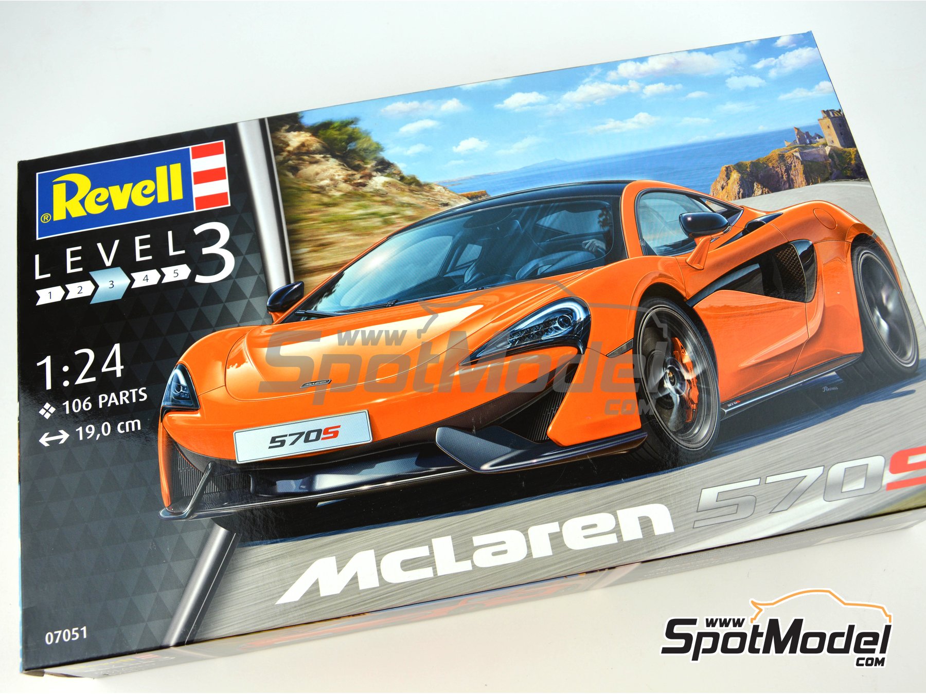  Revell of Germany 07051 McLaren 570S,Black : Arts, Crafts &  Sewing