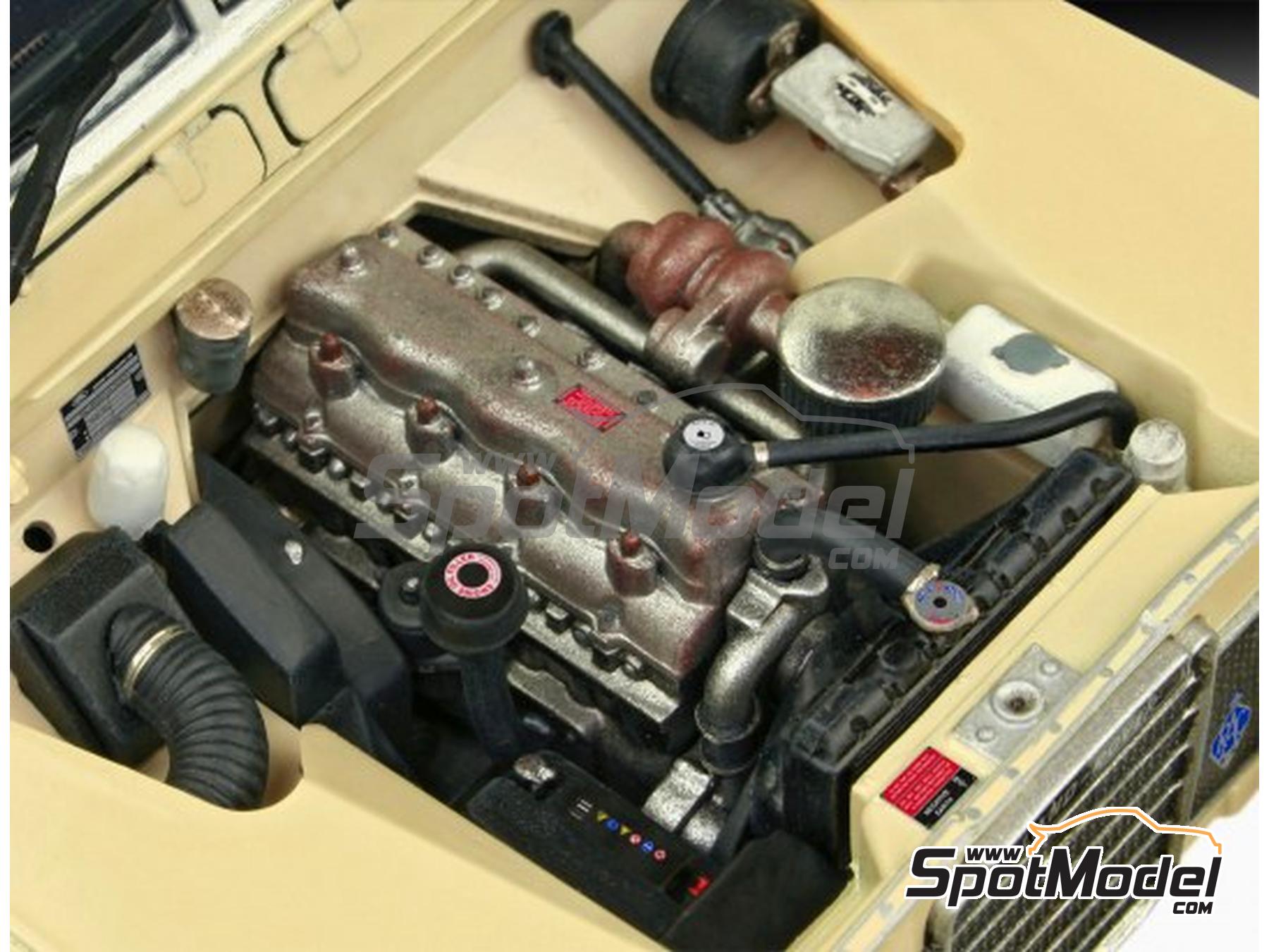 Image 4: Land Rover Serie III LWB Commercial | Maqueta de coche en escala 1/24 fabricado por Revell (ref. REV07056, tambien 4009803070568 y 07056)